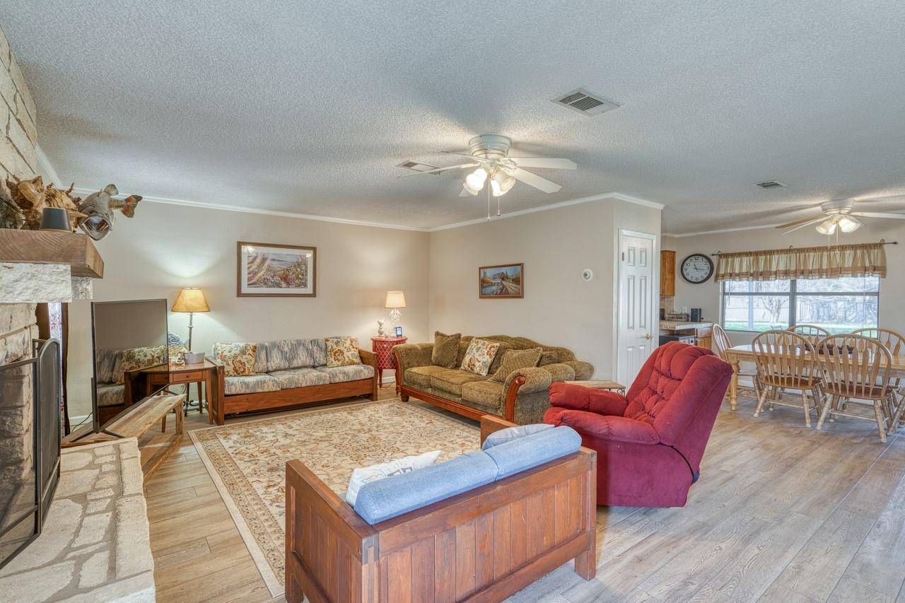 1408 Highland Dr DR, Highland Haven, TX 78654