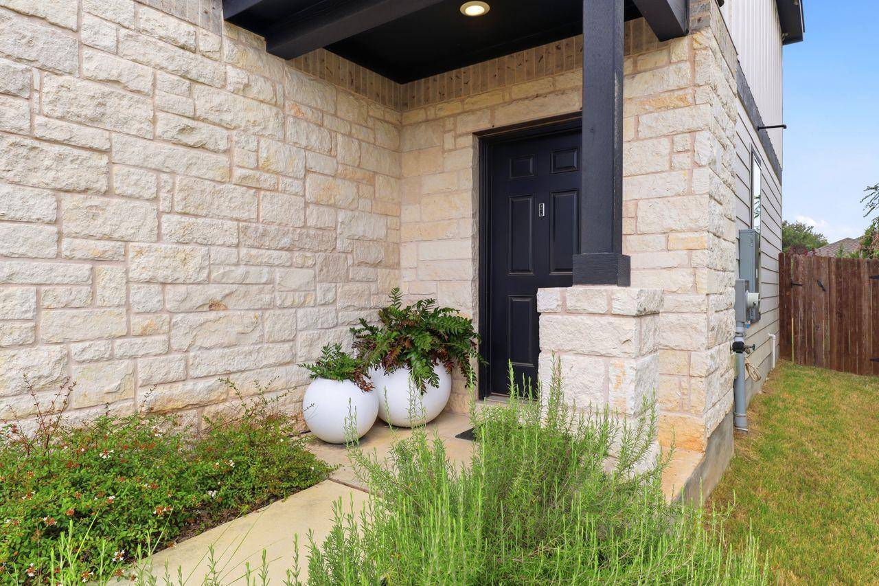 39 Pacific Loon ST, Leander, TX 78641