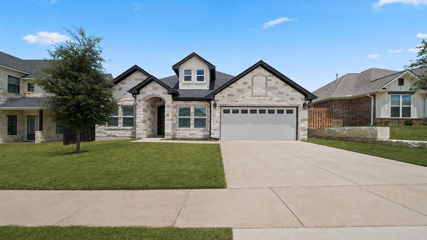351 Firework LN, Giddings, TX 78942