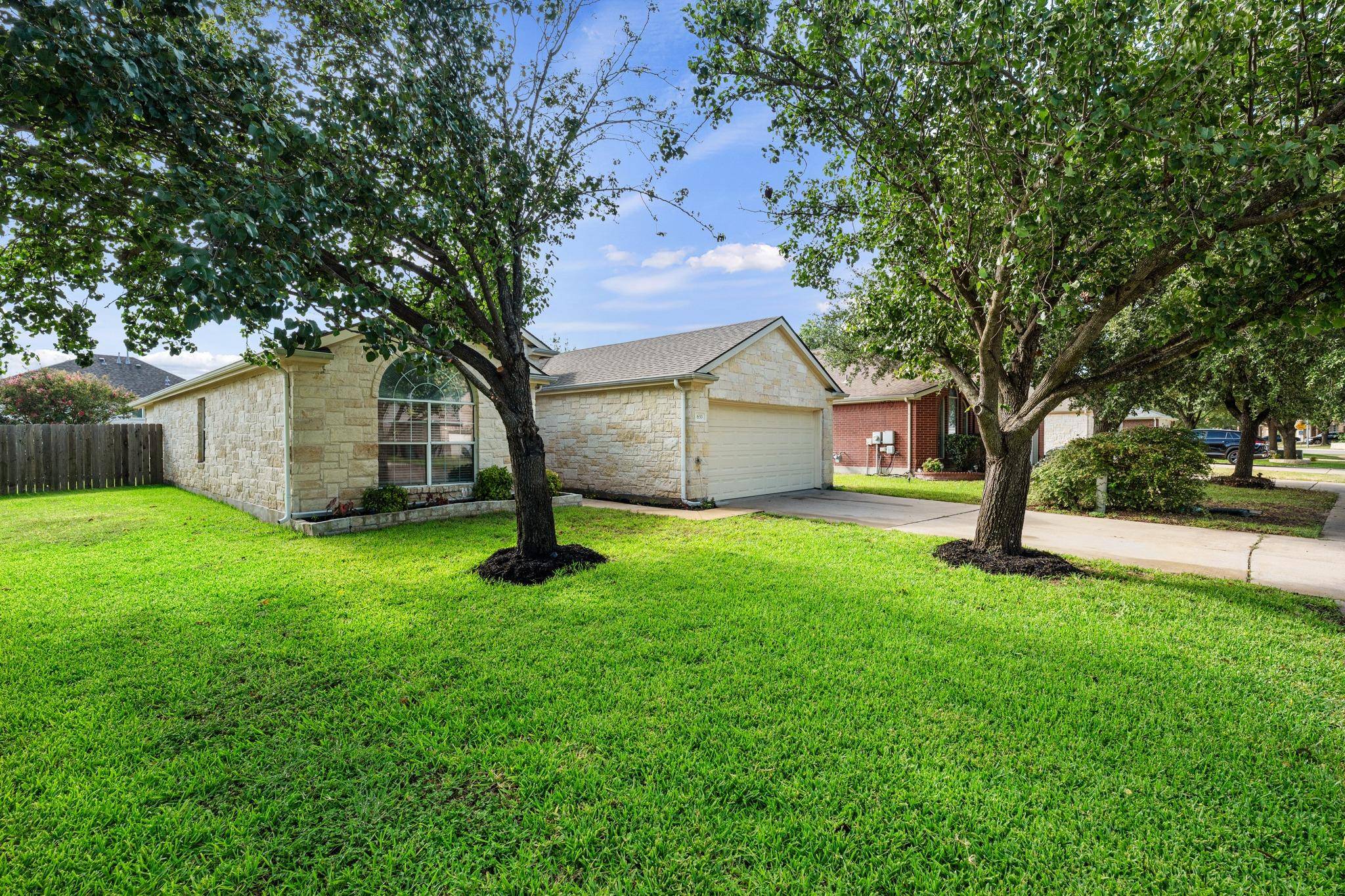 633 Arrowood PL, Round Rock, TX 78665