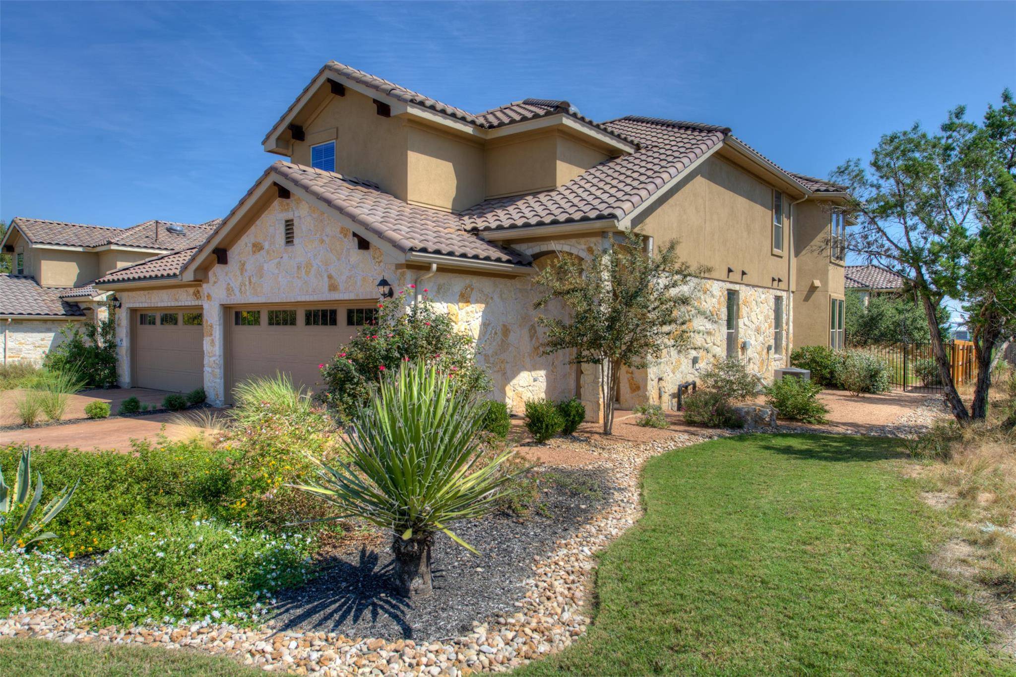 405 S Meadowlark ST #B, Lakeway, TX 78734