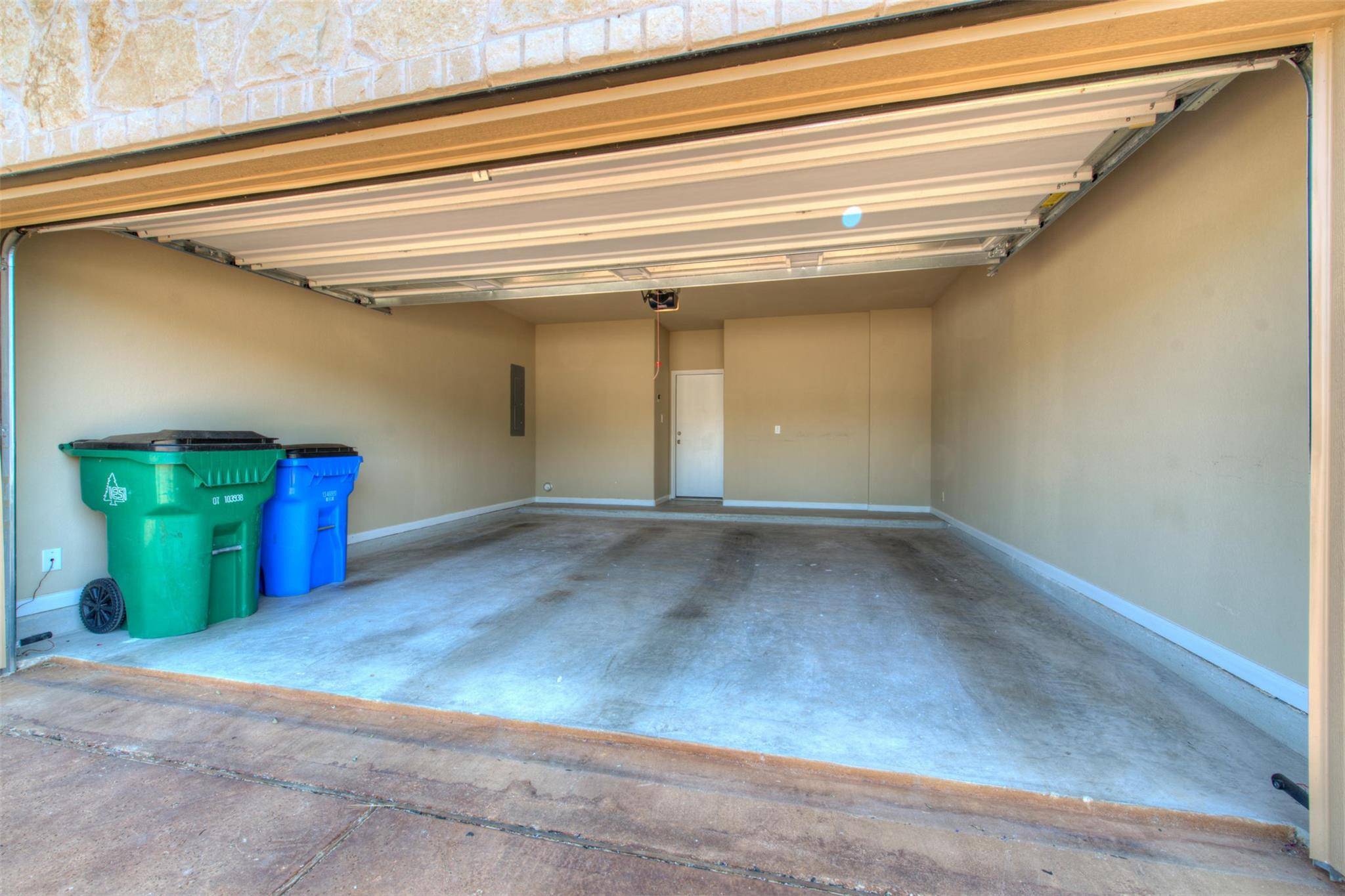 405 S Meadowlark ST #B, Lakeway, TX 78734