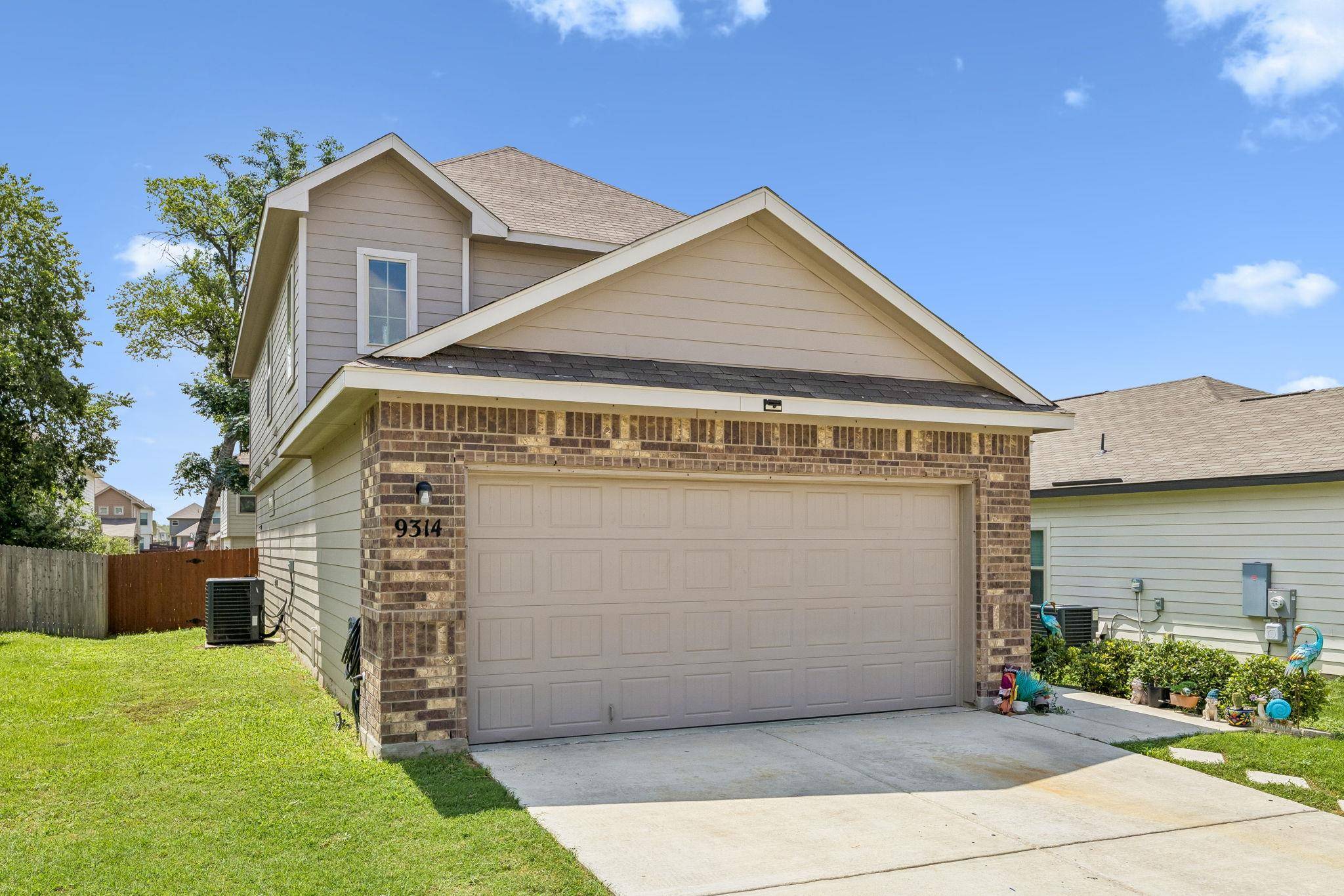 9314 Graze BR, San Antonio, TX 78211