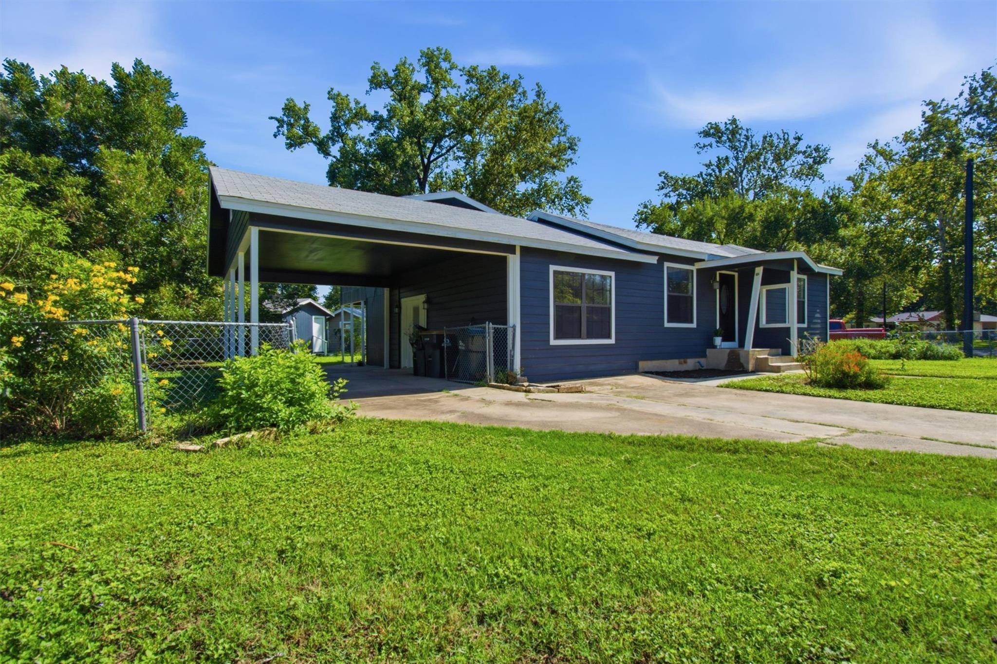 901 Barbara DR, San Marcos, TX 78666