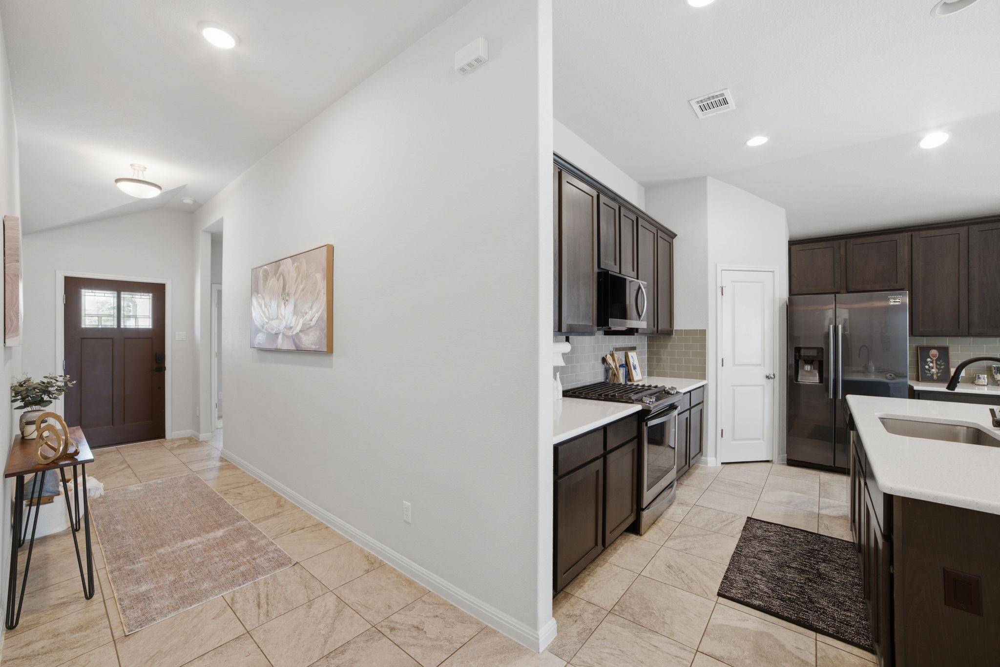 250 Finstown ST, Hutto, TX 78634