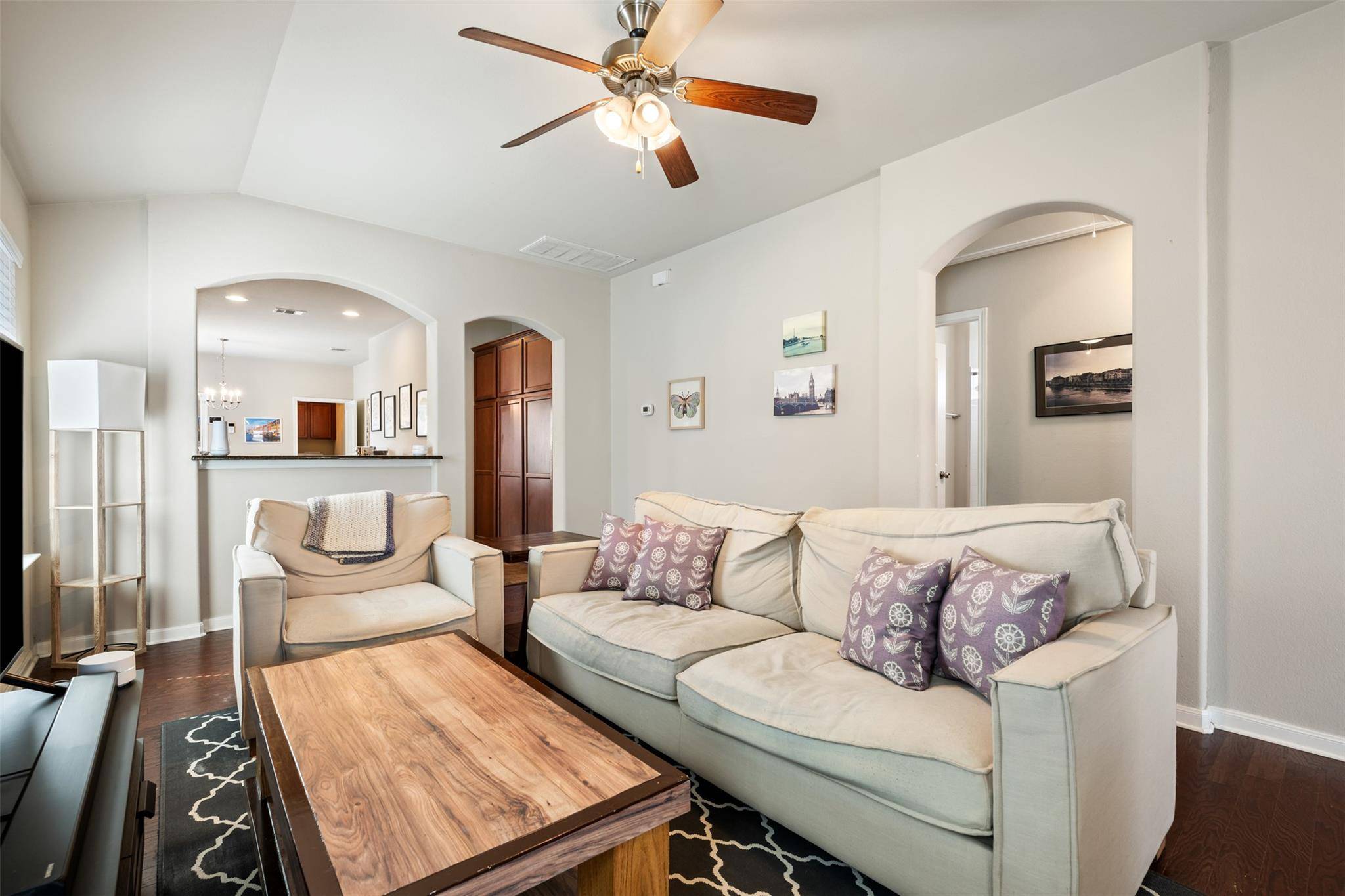 924 Lost Pines LN, Cedar Park, TX 78613