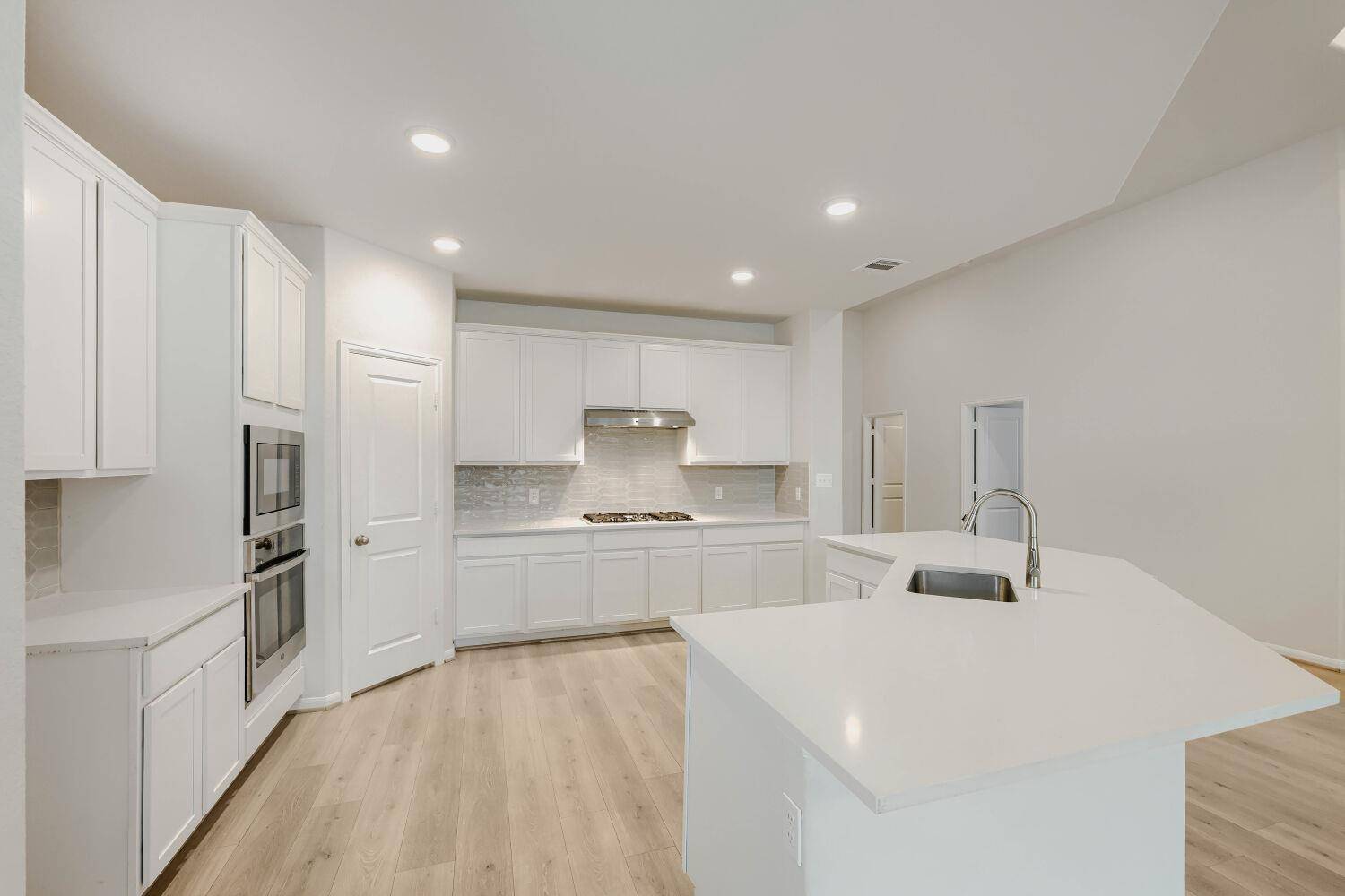 137 Switch Bud DR, Buda, TX 78610