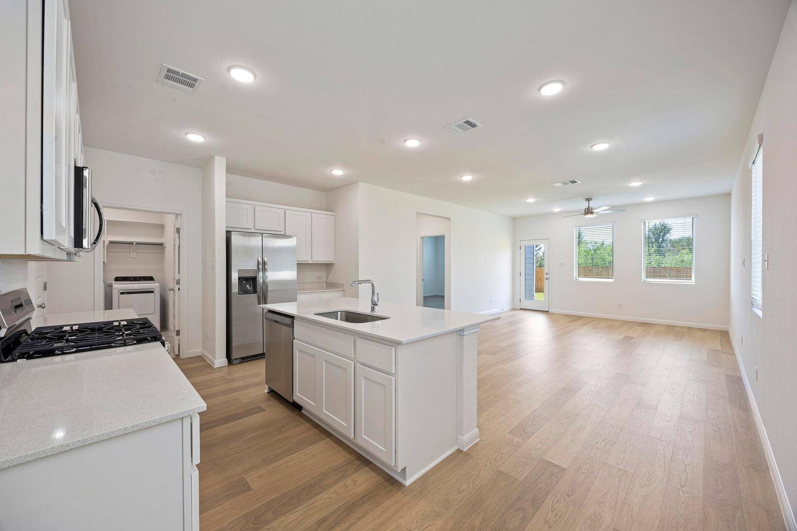 177 Hornet ST, Elgin, TX 78621