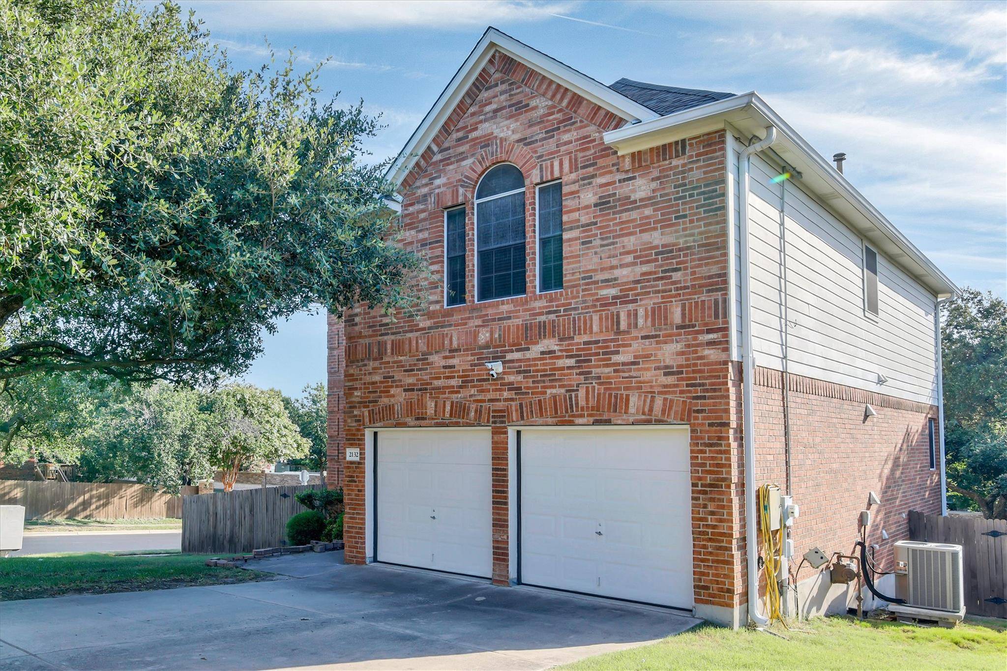 2132 Faldo LN, Round Rock, TX 78664