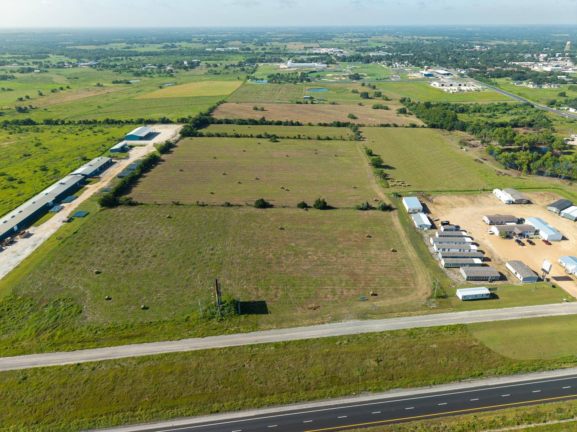 801 Huser BLVD, Schulenburg, TX 78956