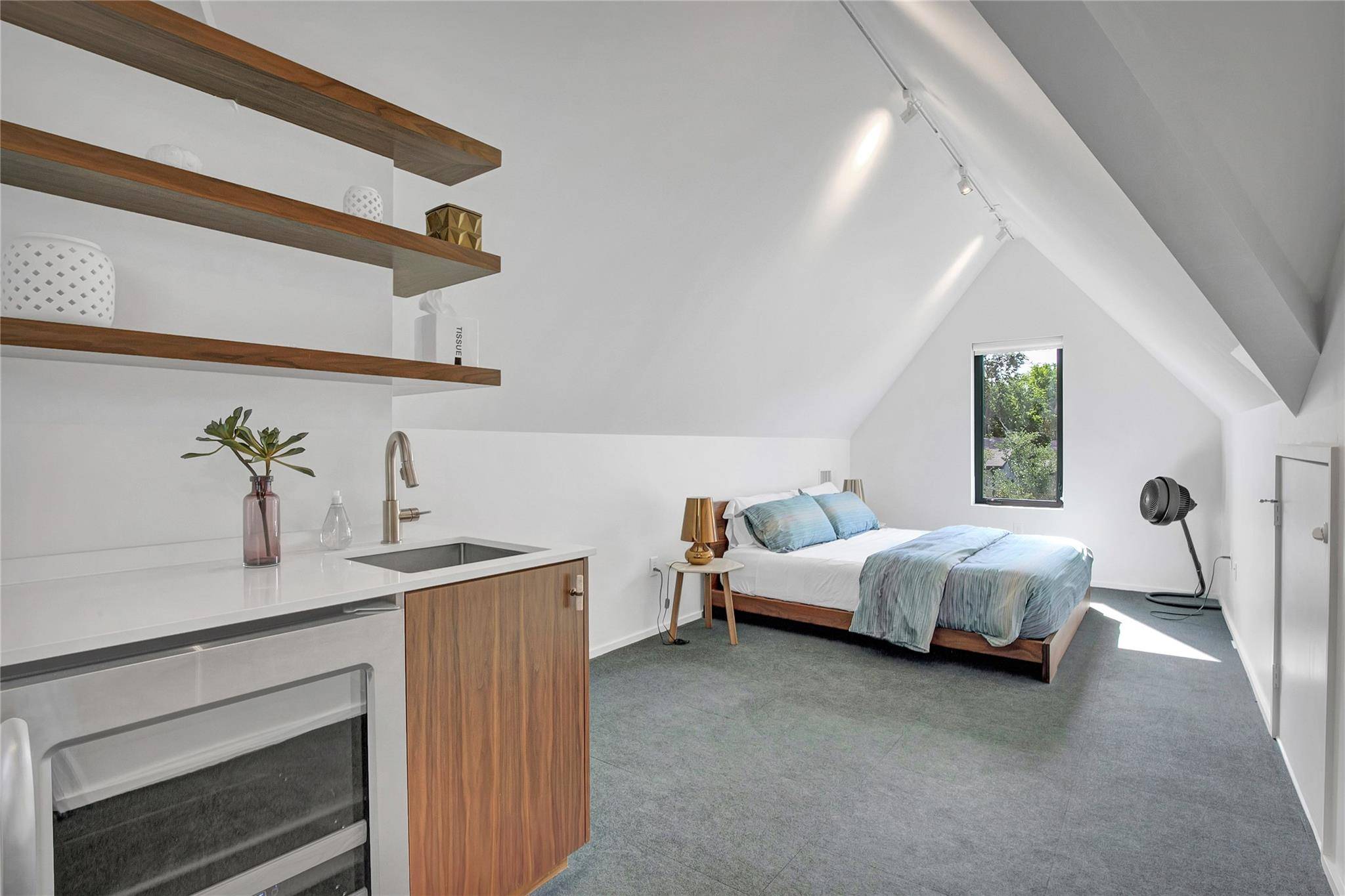 52 Waller ST #A, Austin, TX 78702