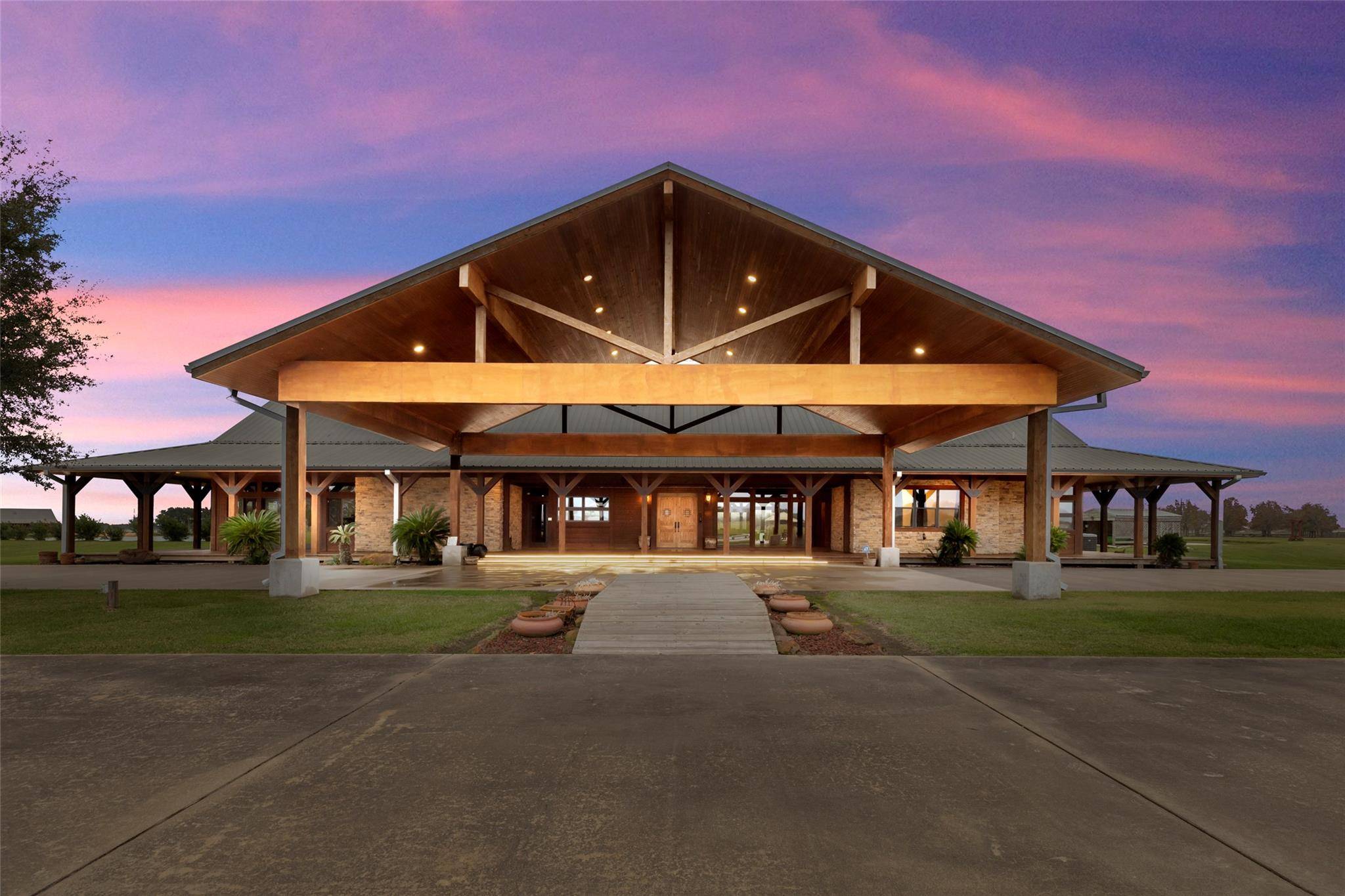 5351 State Hwy 71, Bay City, TX 77458