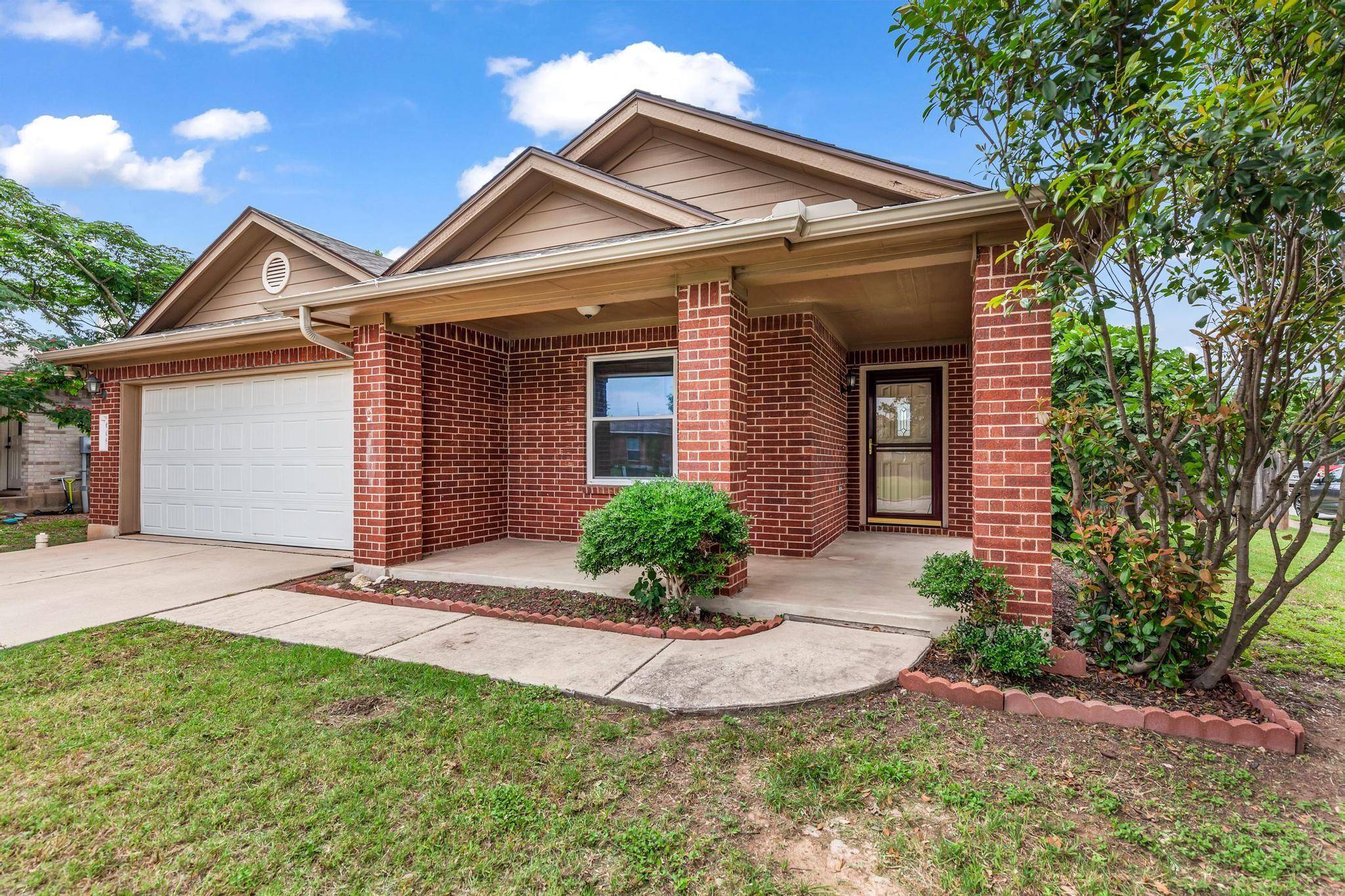 609 Golden Gate DR, Leander, TX 78641