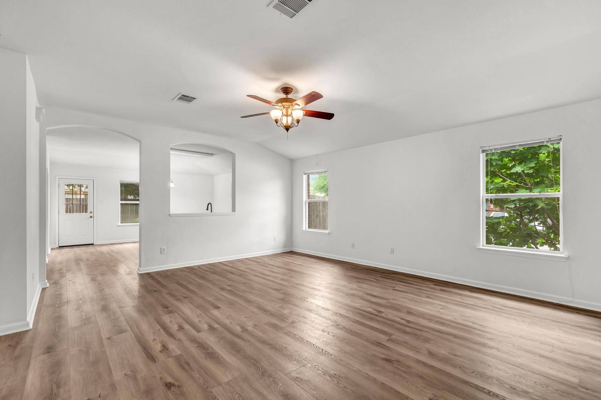 609 Golden Gate DR, Leander, TX 78641
