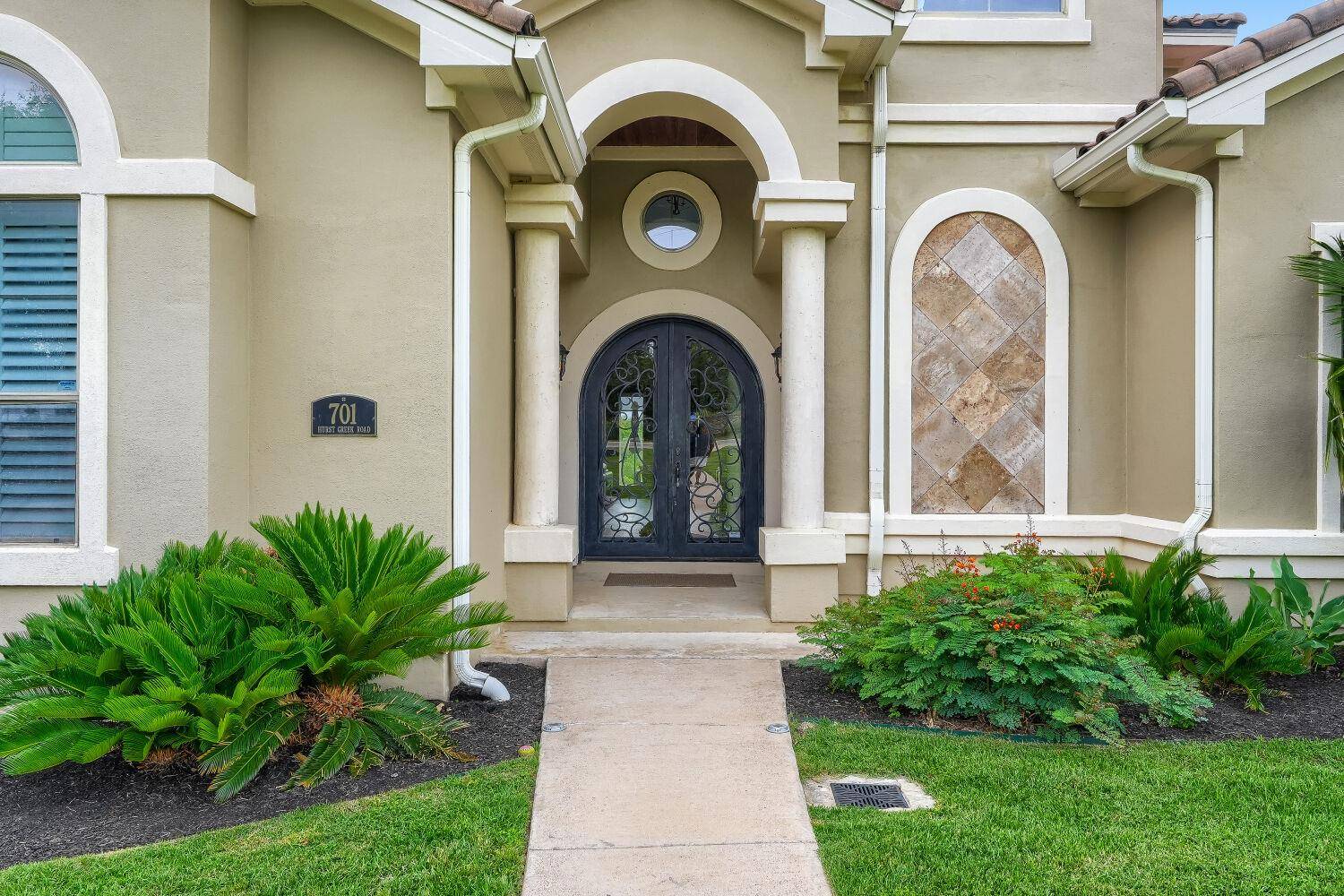701 Hurst Creek RD, Lakeway, TX 78734