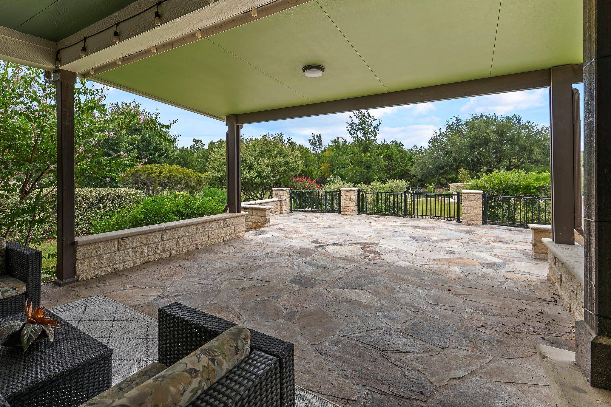 402 Old Blue Mountain LN, Georgetown, TX 78633