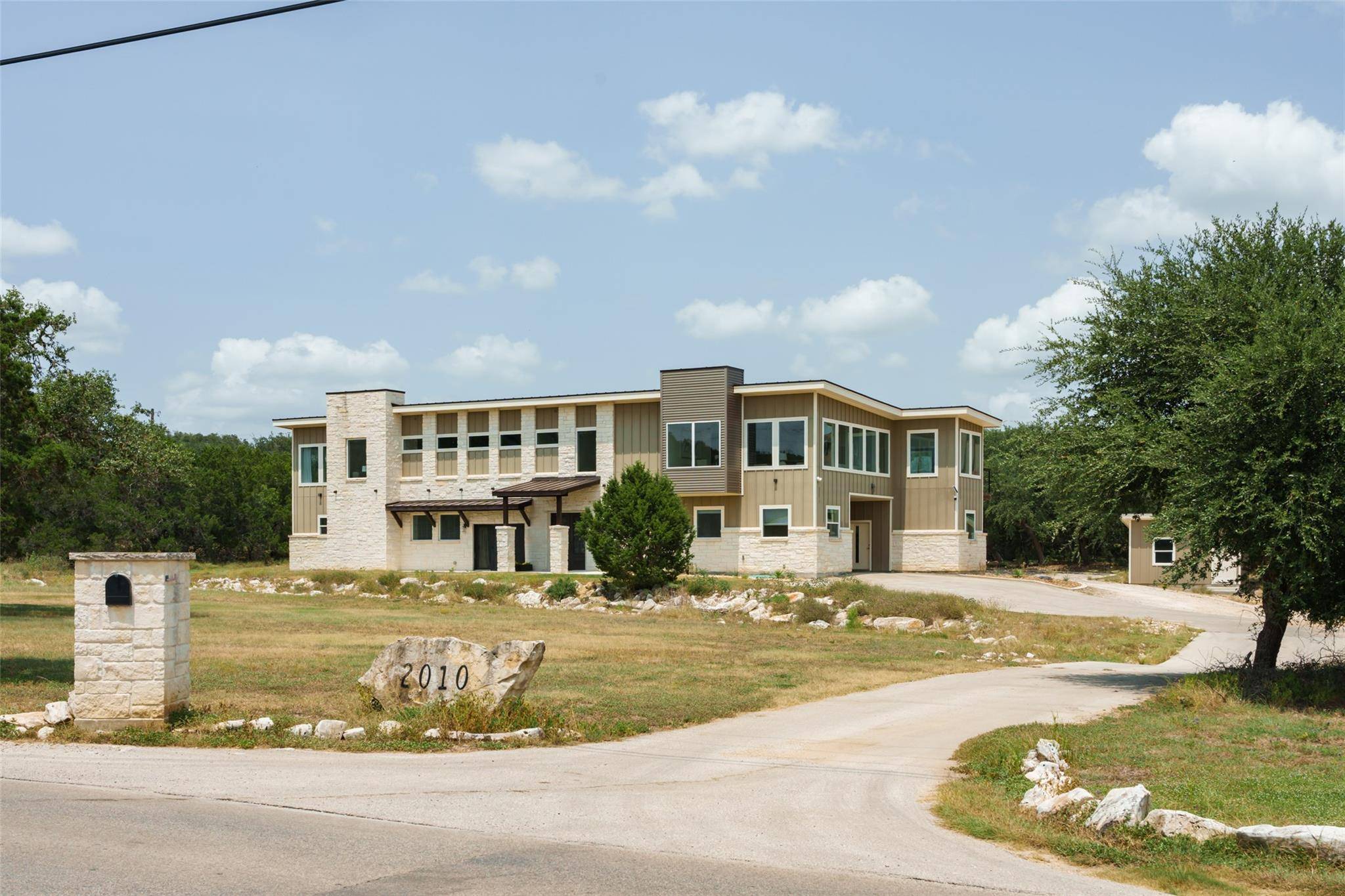 2010 Hoffmann LN, New Braunfels, TX 78132