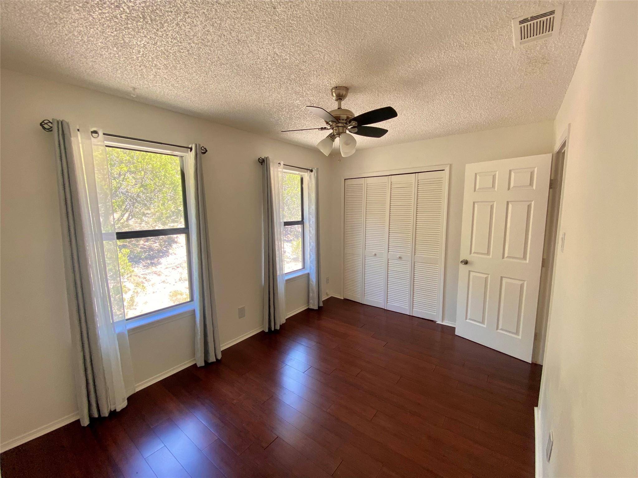 21461 Coyote TRL #4, Lago Vista, TX 78645