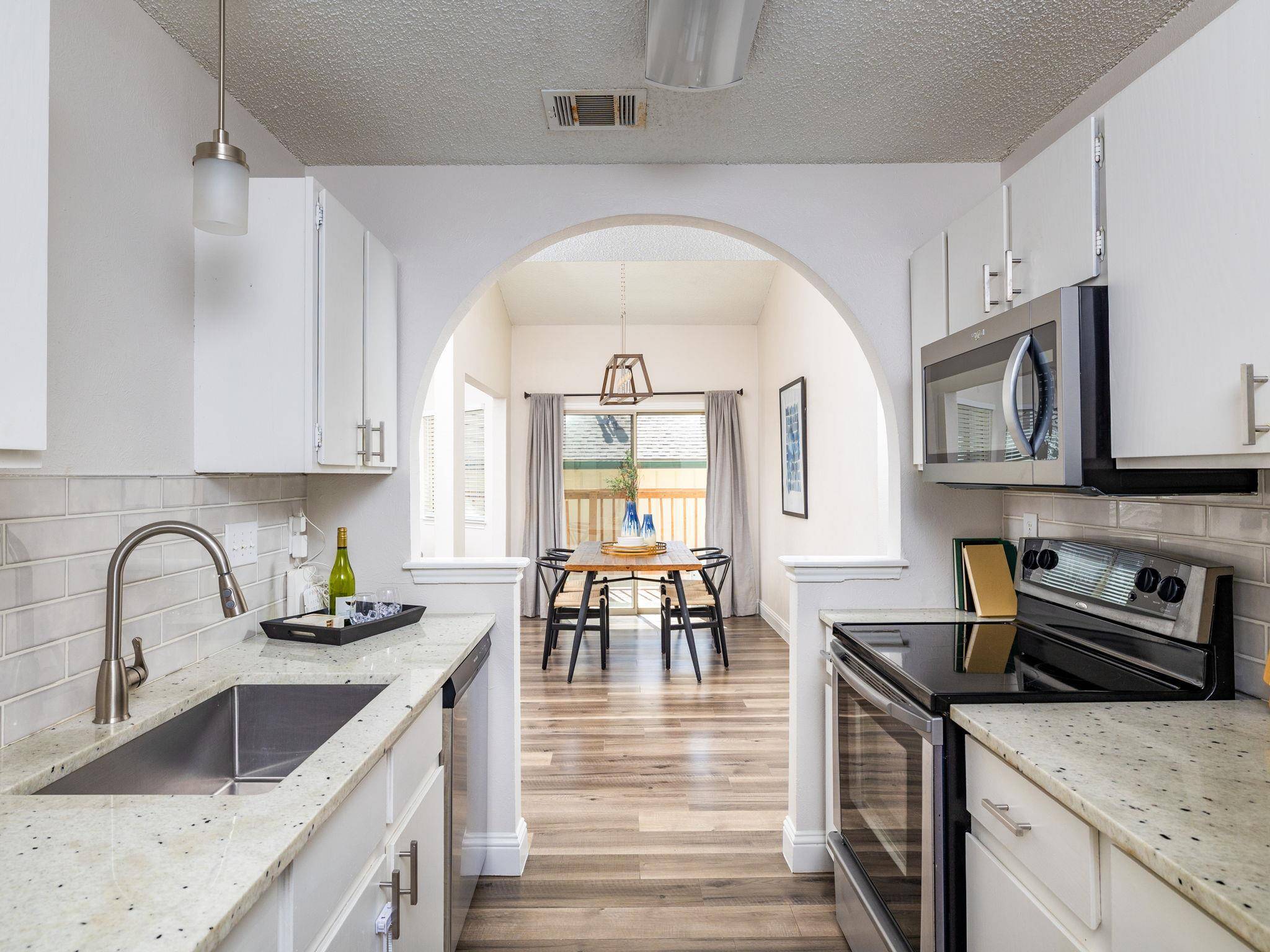 1811 Rainy Meadows DR, Austin, TX 78758