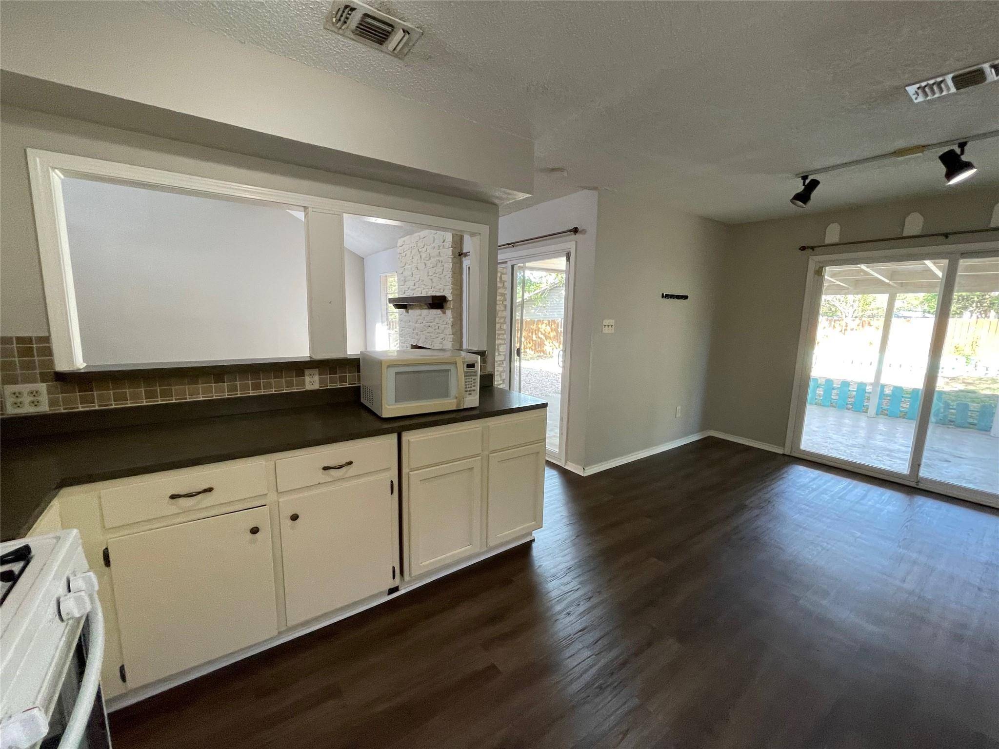 412 Blue Valley DR, Austin, TX 78748