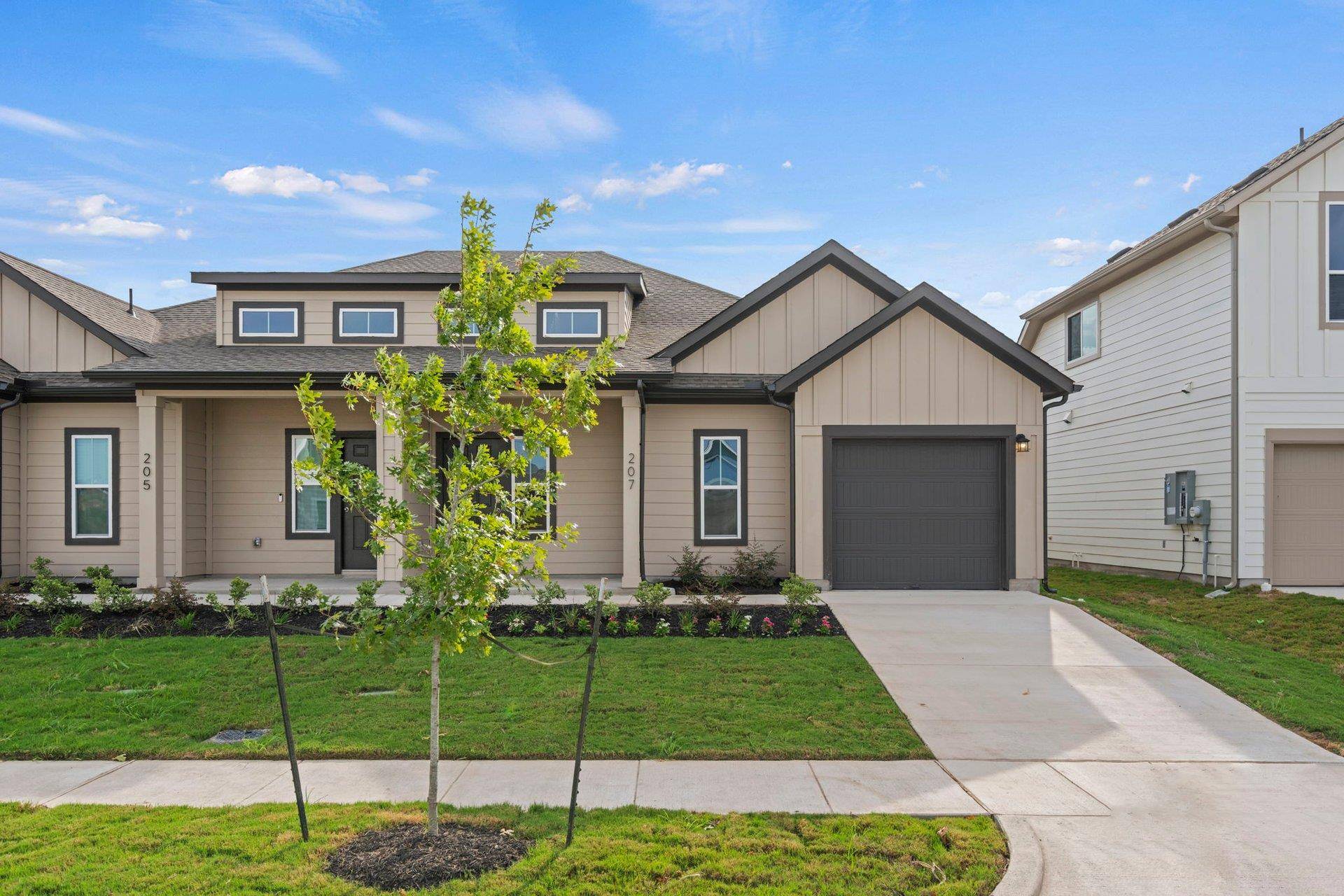 207 Backwood PASS, Taylor, TX 76574