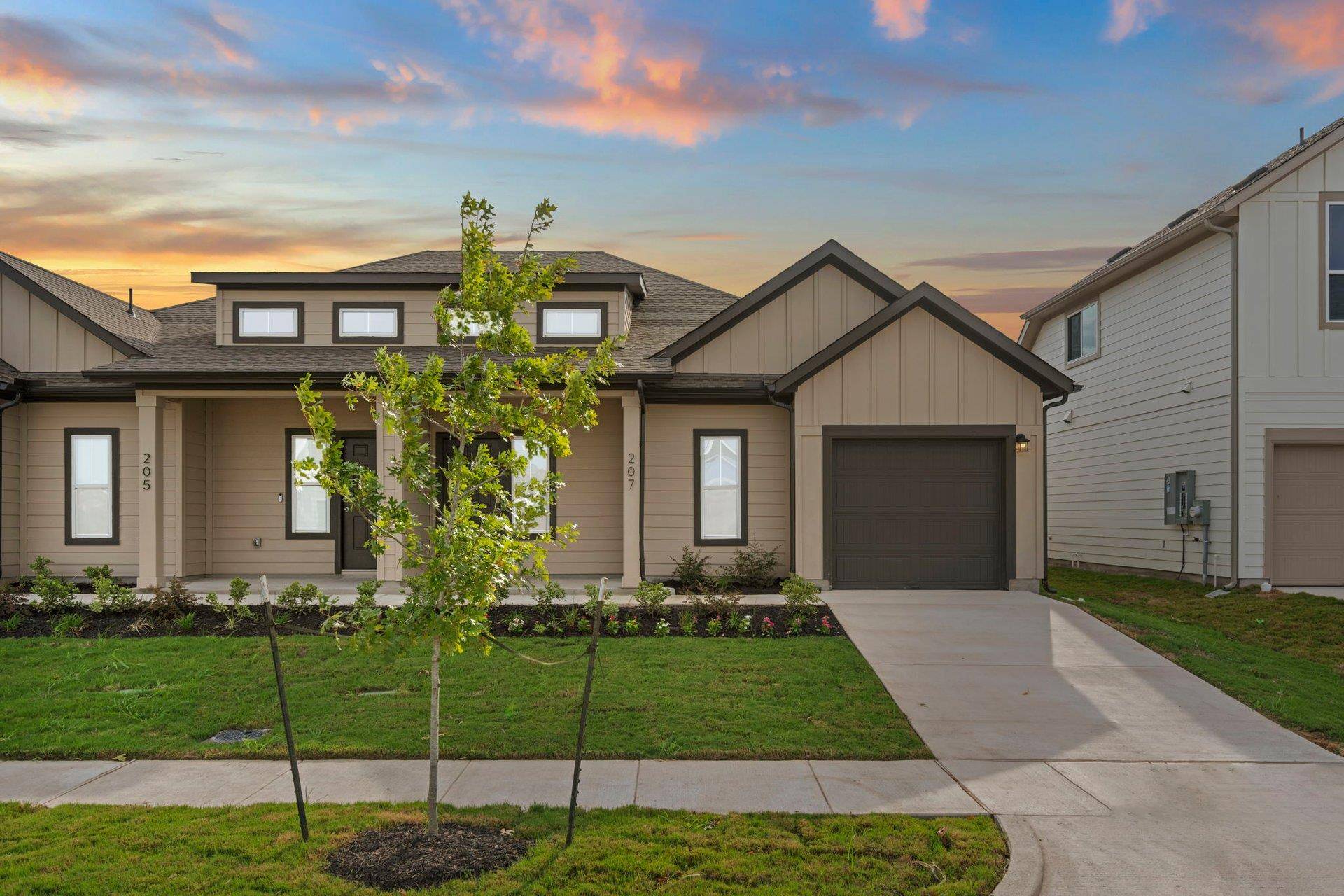 207 Backwood PASS, Taylor, TX 76574