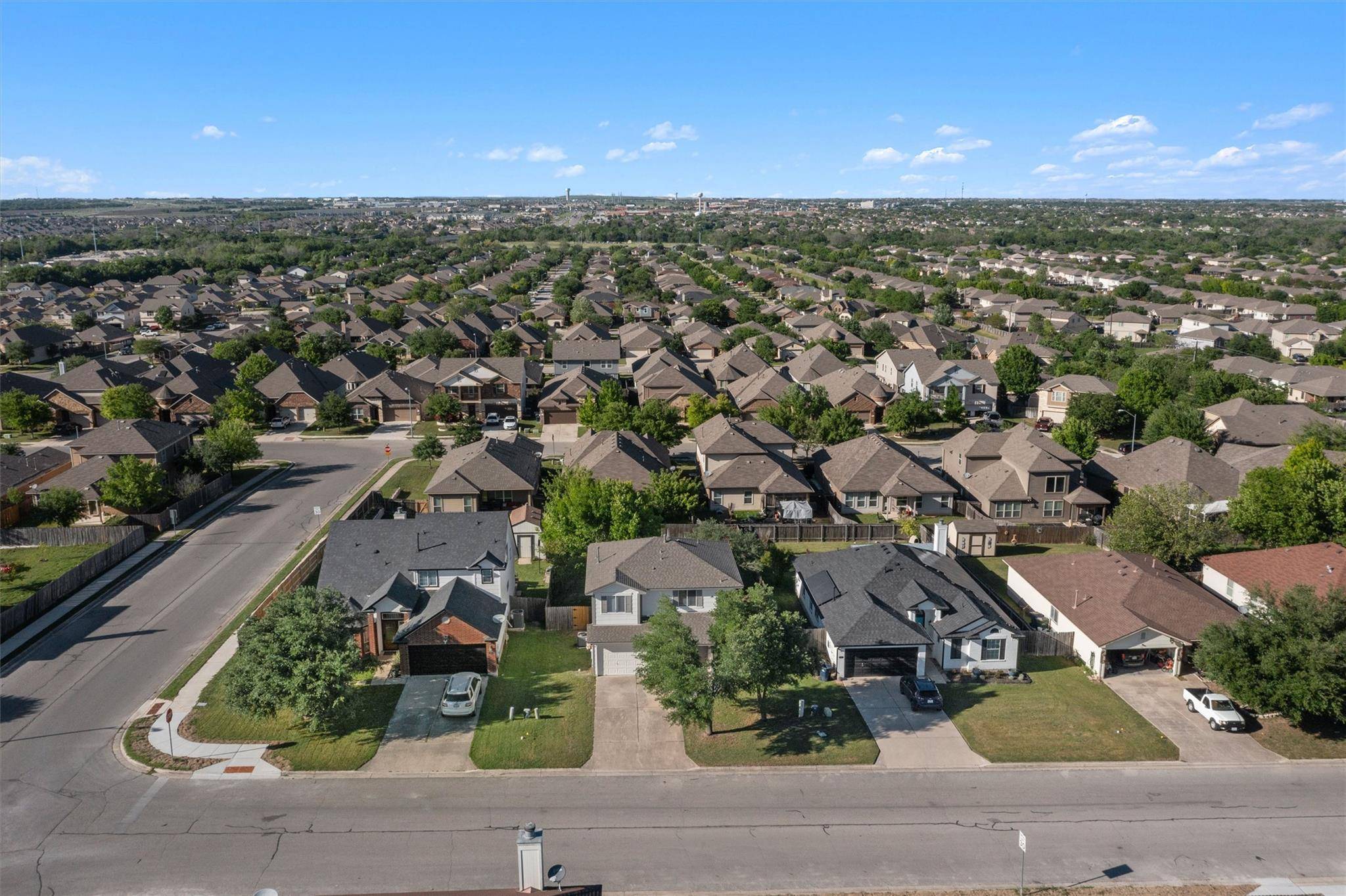 403 Lakemont DR, Hutto, TX 78634