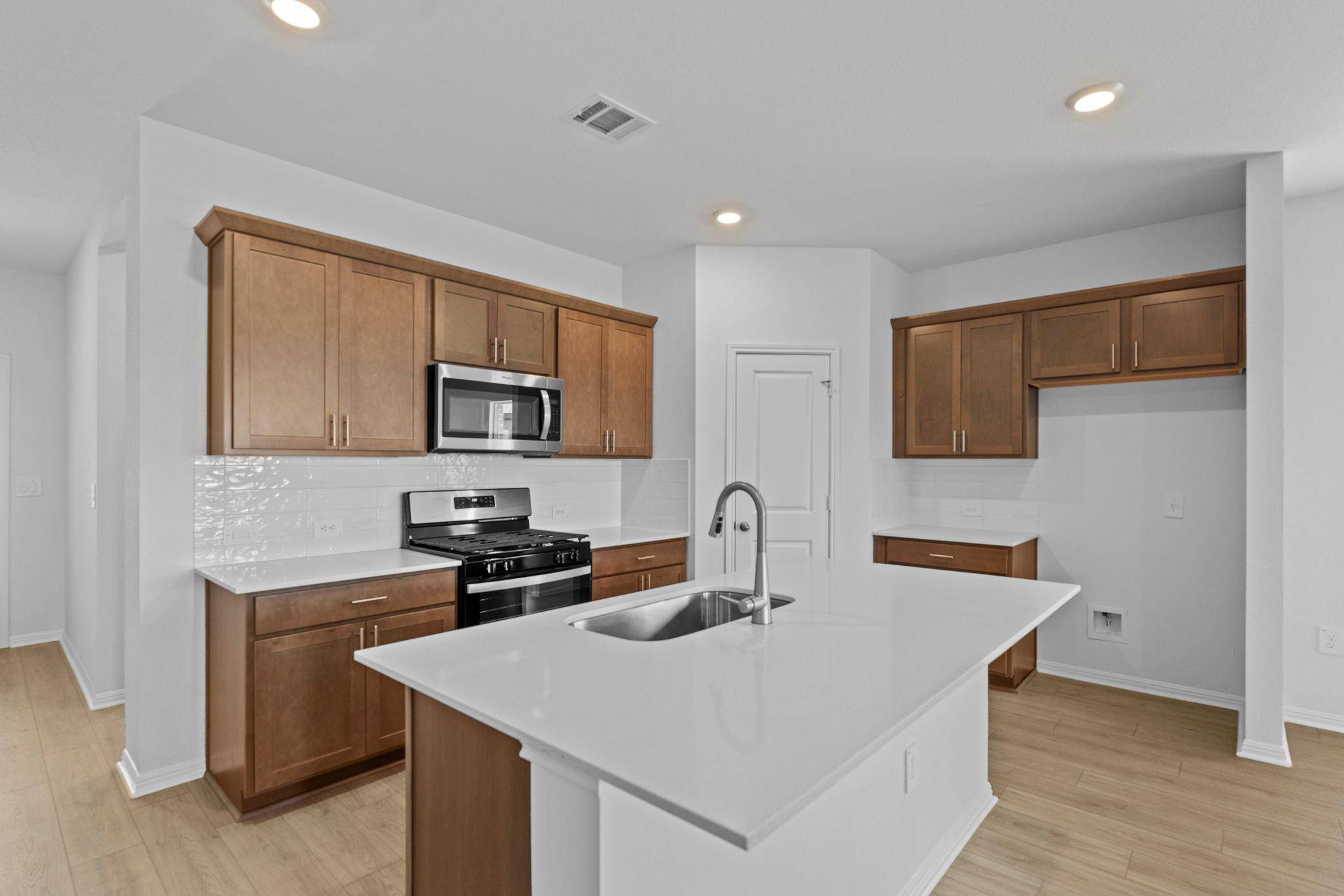 1824 Dandy Brush DR, Georgetown, TX 78641