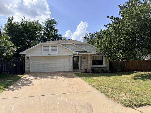 1920 White Oak CIR, Round Rock, TX 78681