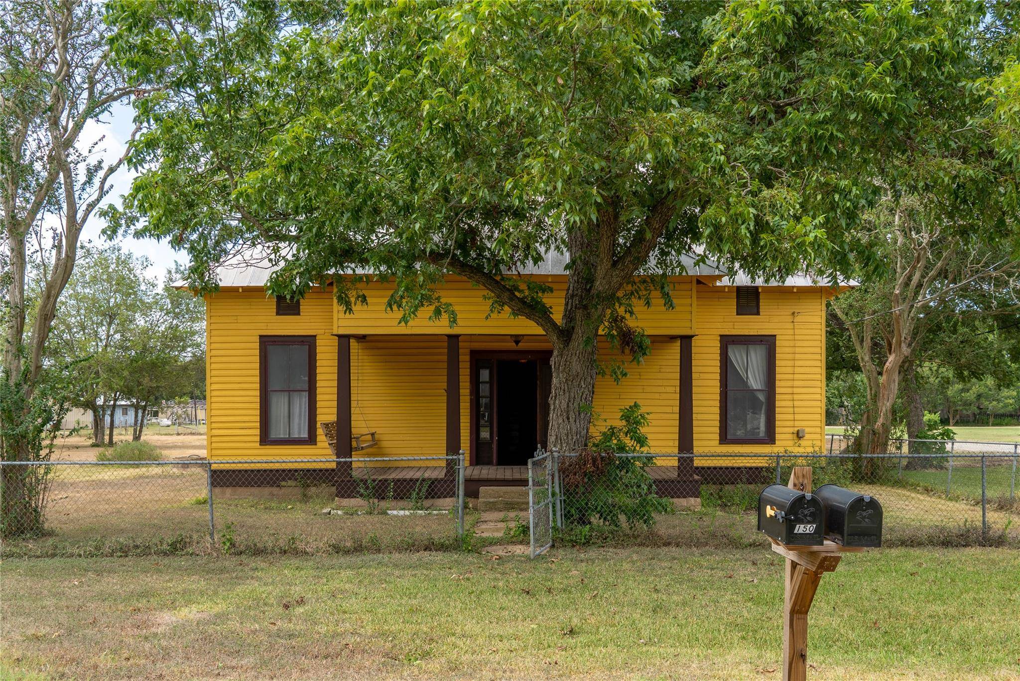 115 N Lockhart ST, Paige, TX 78659