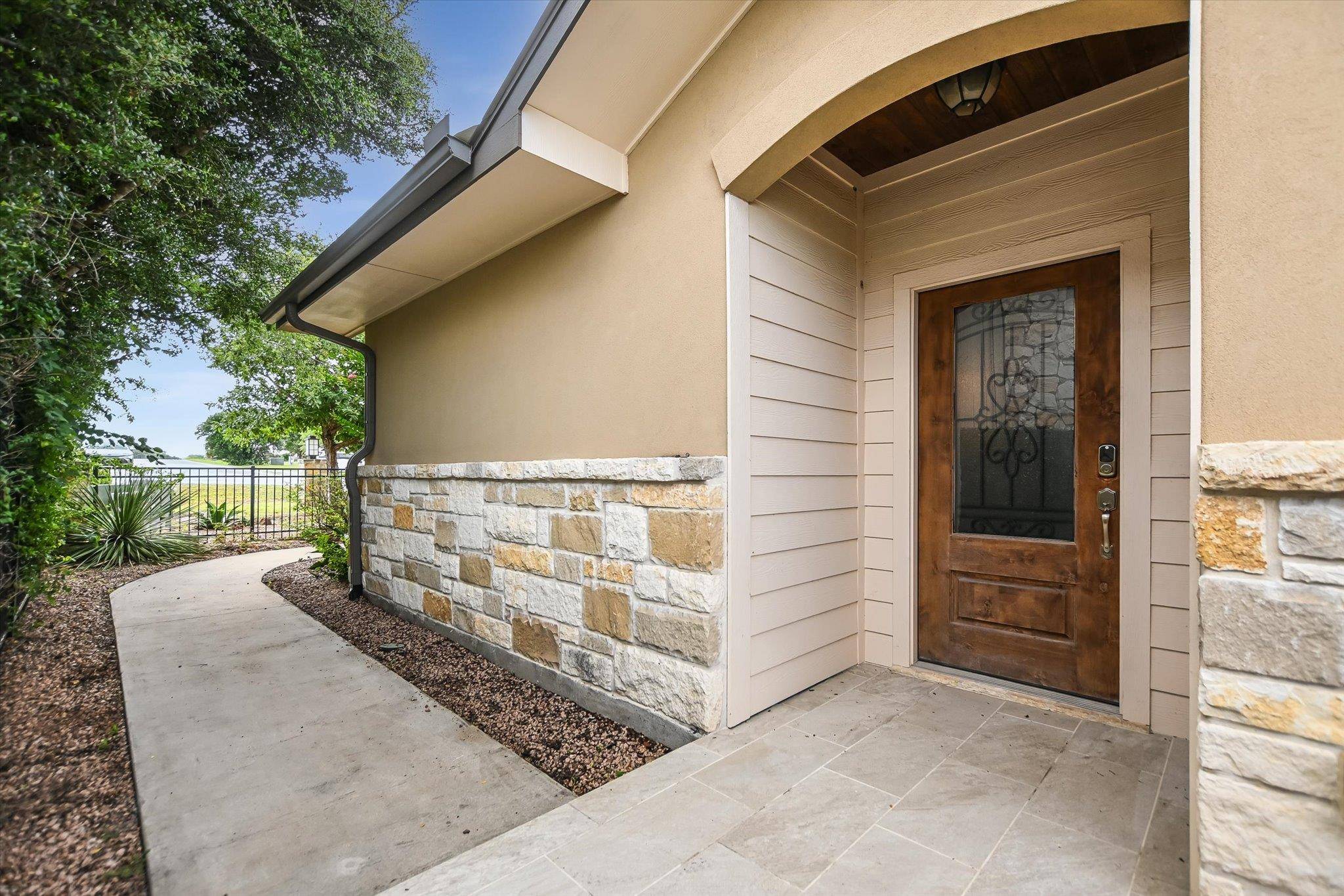 416 Hi CIR W #B, Horseshoe Bay, TX 78657