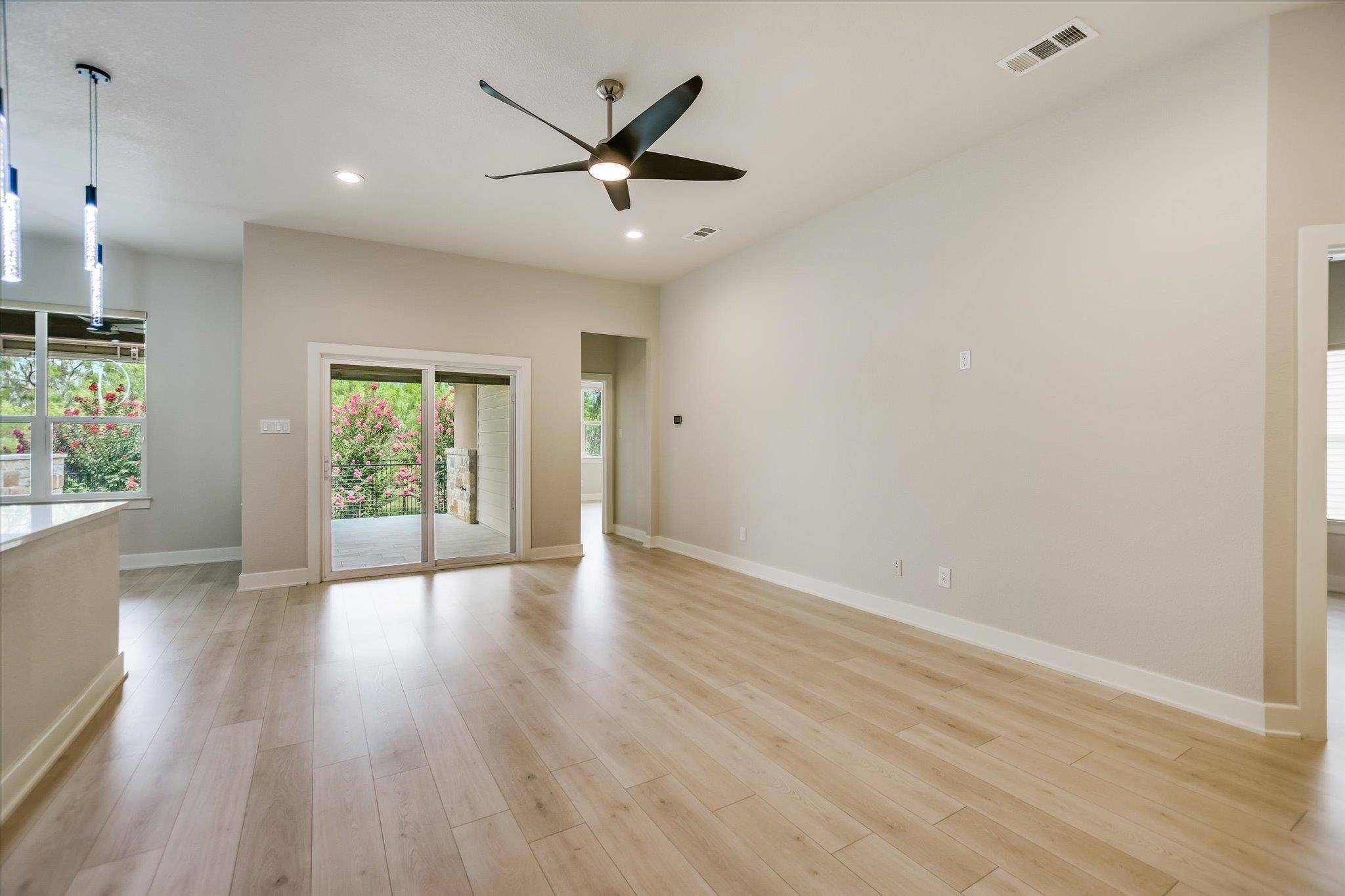 416 Hi CIR W #B, Horseshoe Bay, TX 78657