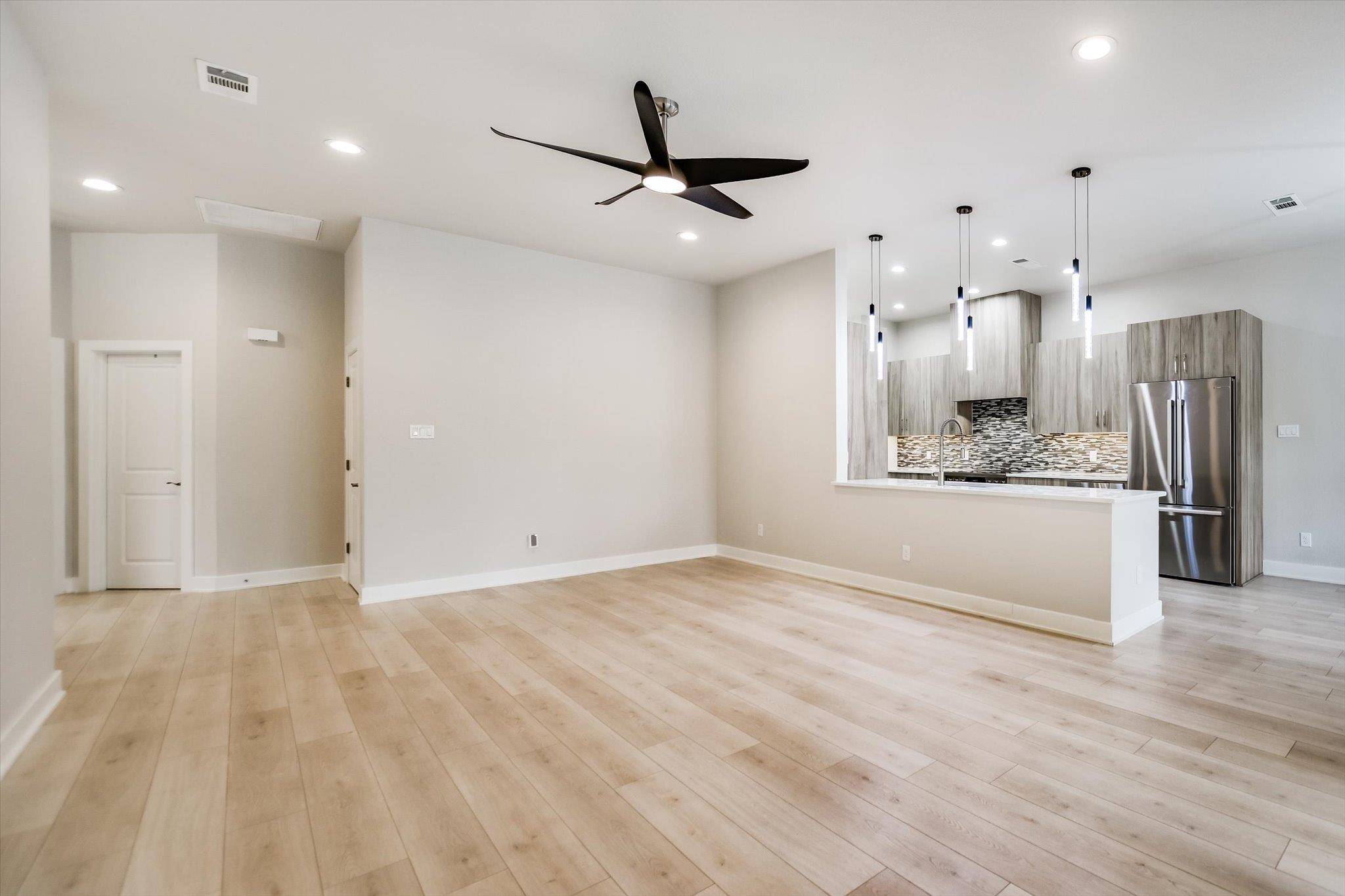 416 Hi CIR W #B, Horseshoe Bay, TX 78657