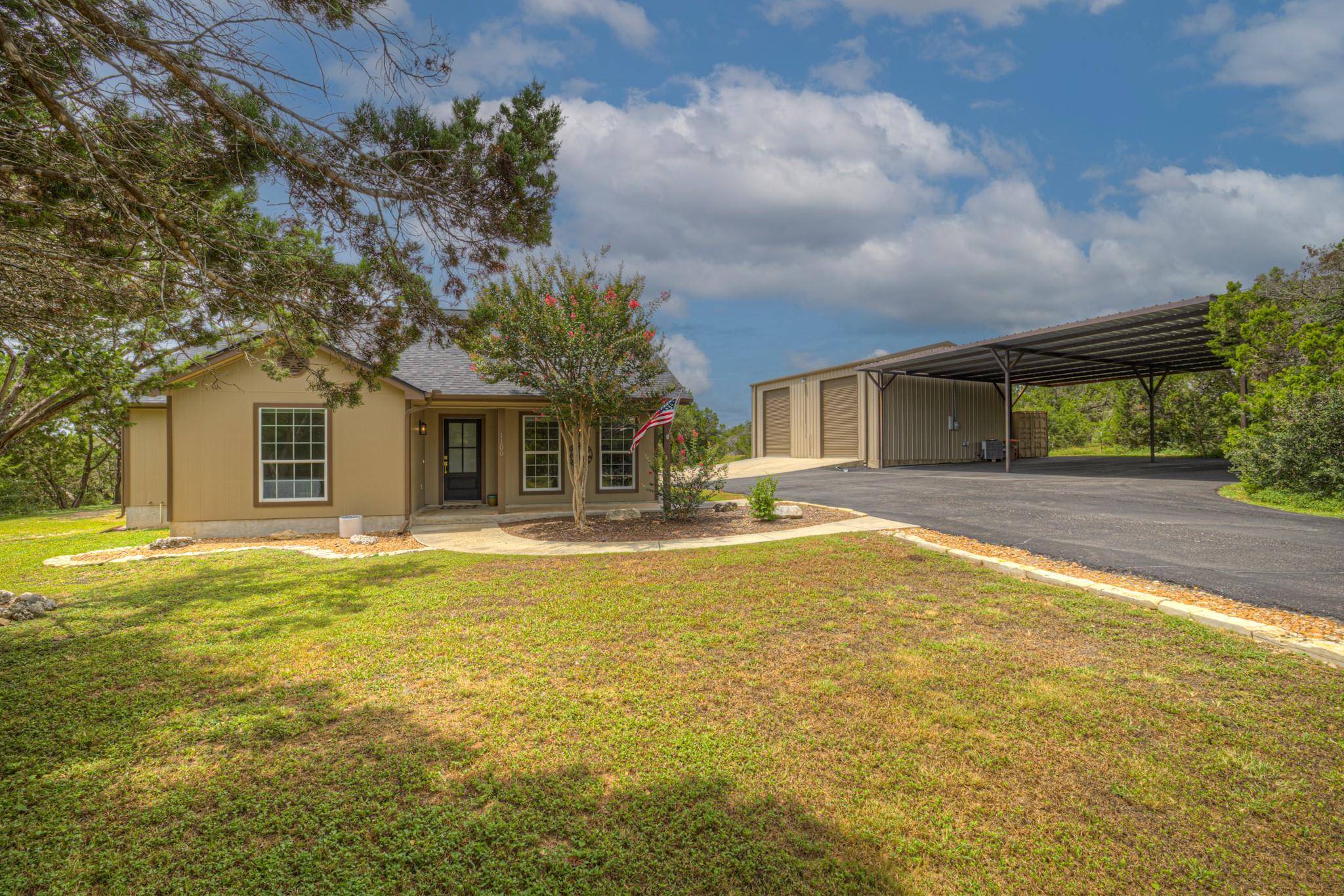 1100 Yaupon DR, Fischer, TX 78623