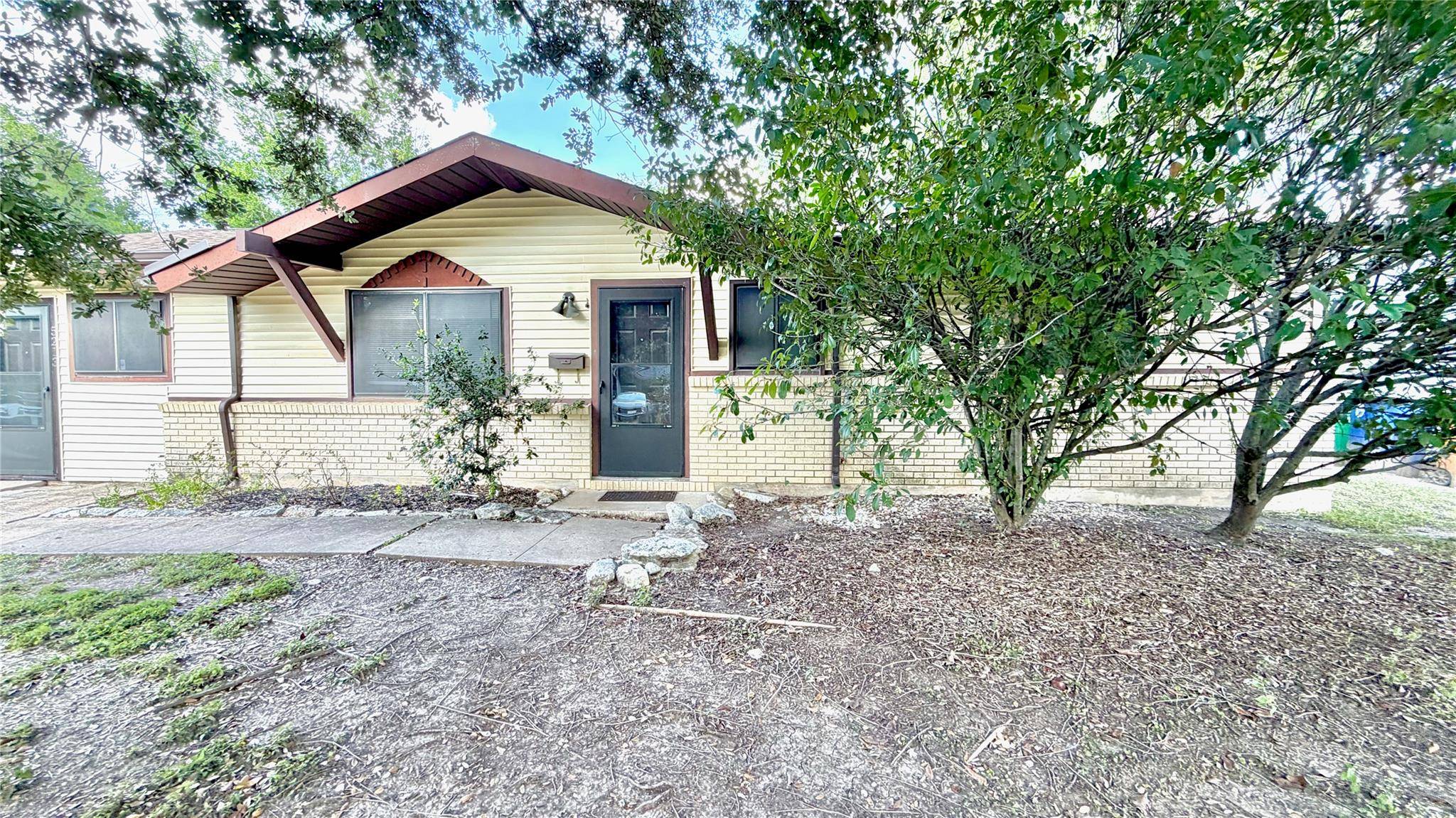 5213 Halmark DR, Austin, TX 78723