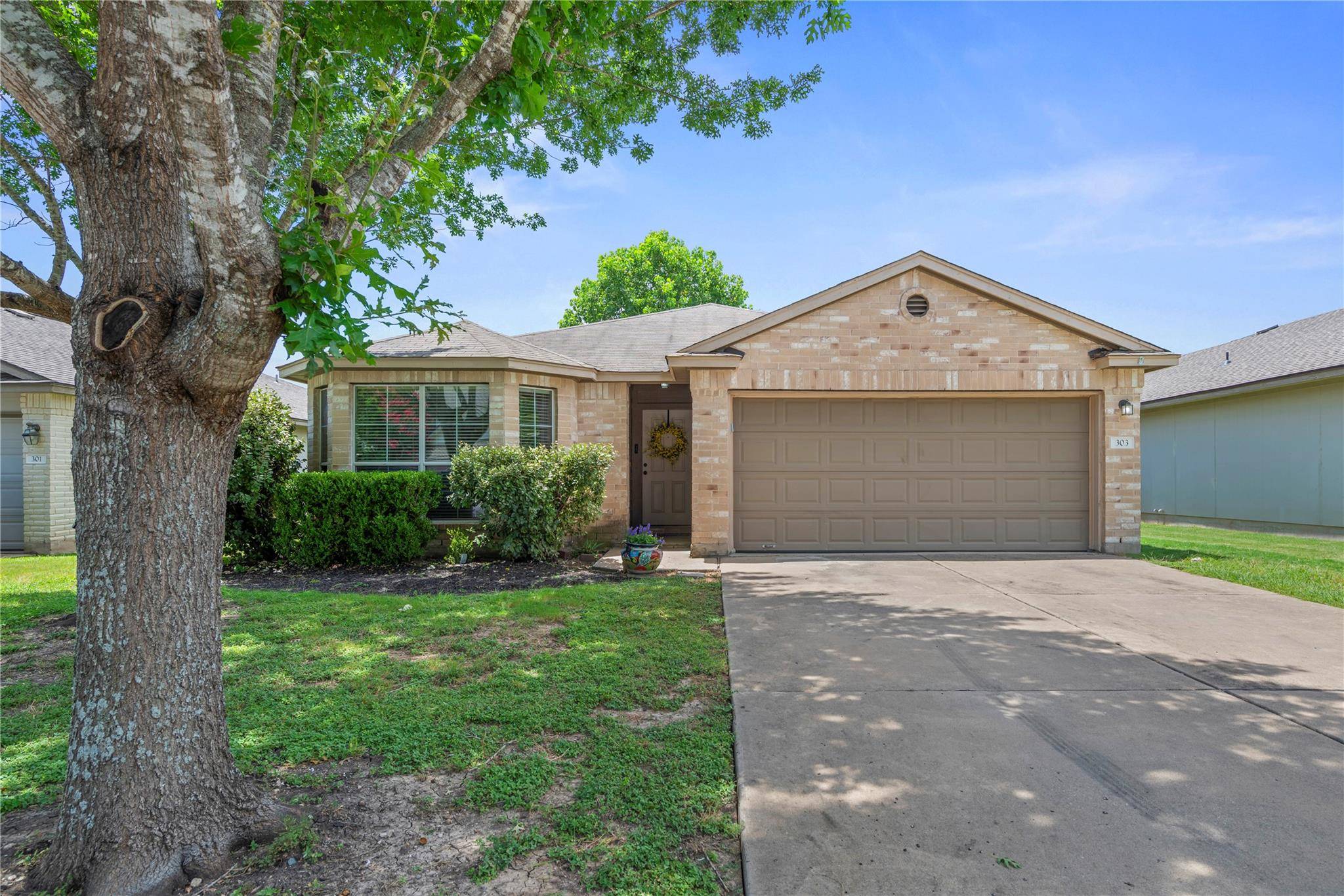 303 Liberty ST, Hutto, TX 78634