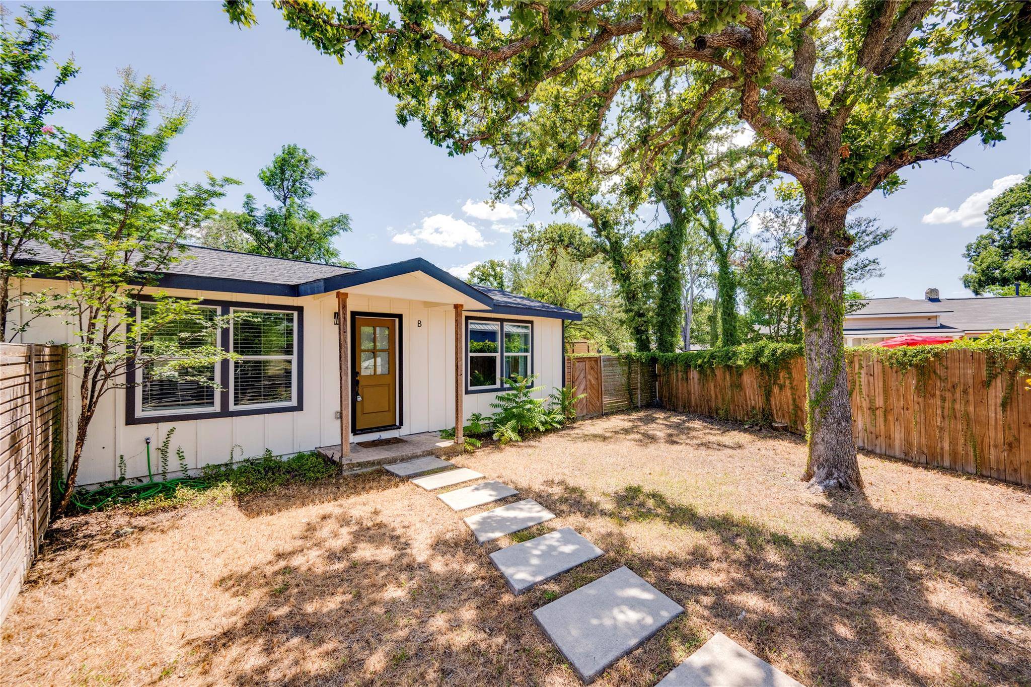 1400 Marcus PL #B, Austin, TX 78721
