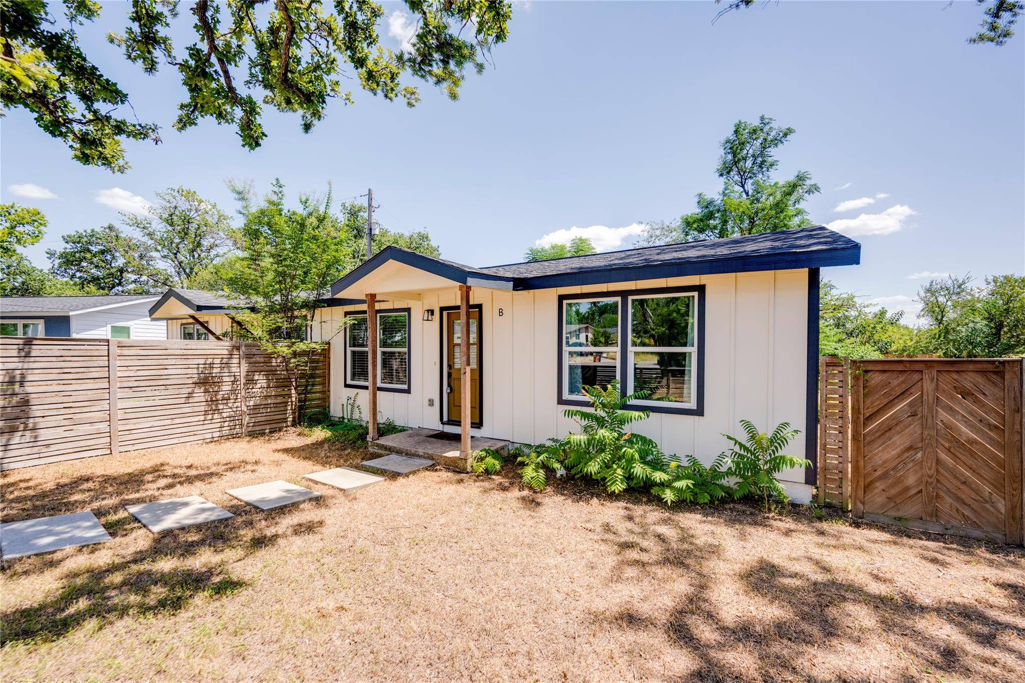 1400 Marcus PL #B, Austin, TX 78721