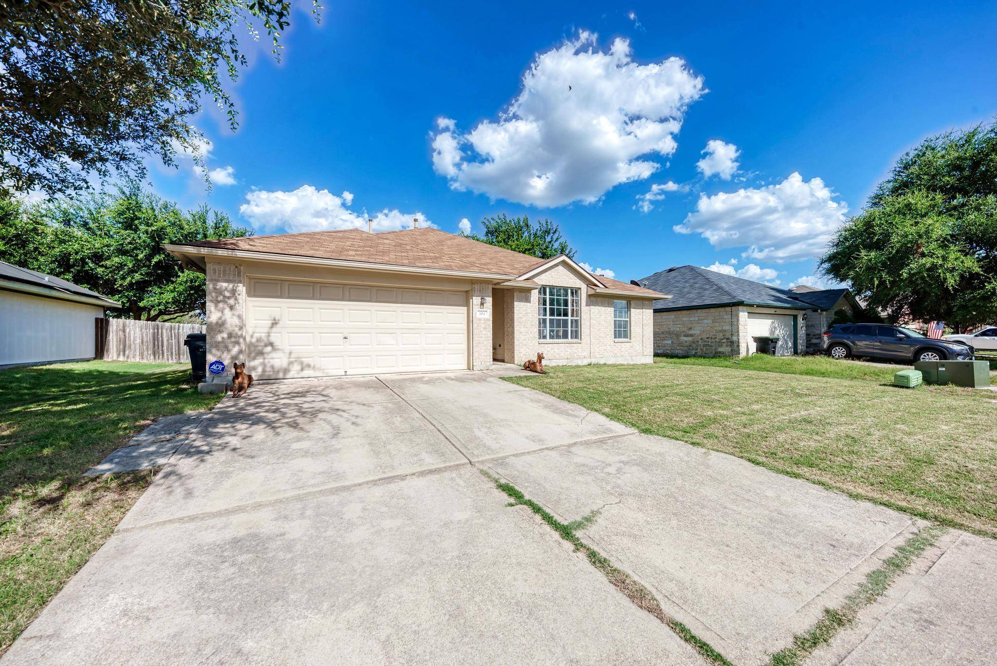 104 Edison DR, Hutto, TX 78634