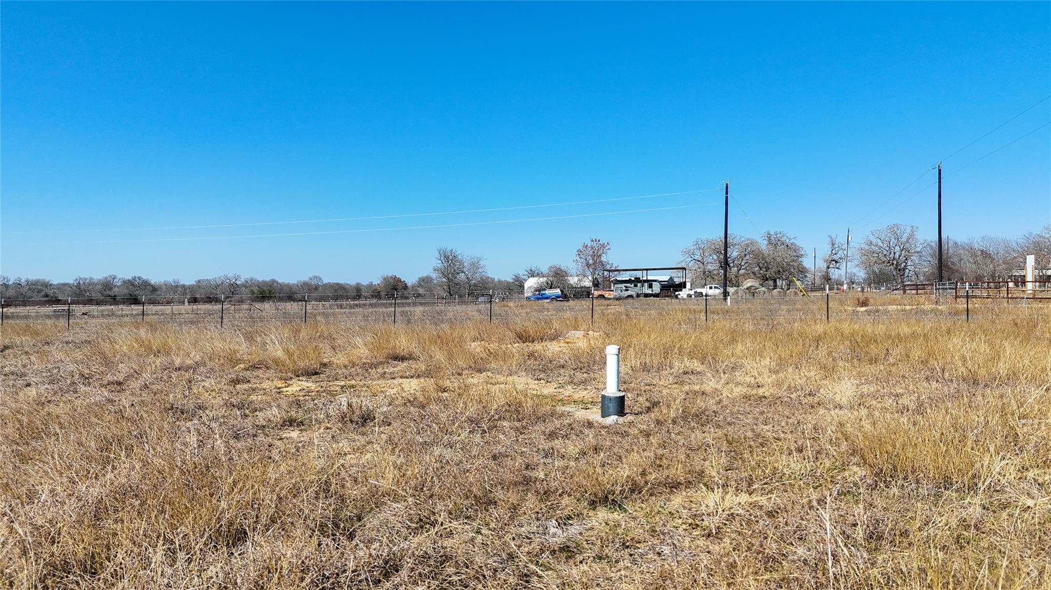 8200 Old Colony Line RD, Dale, TX 78616