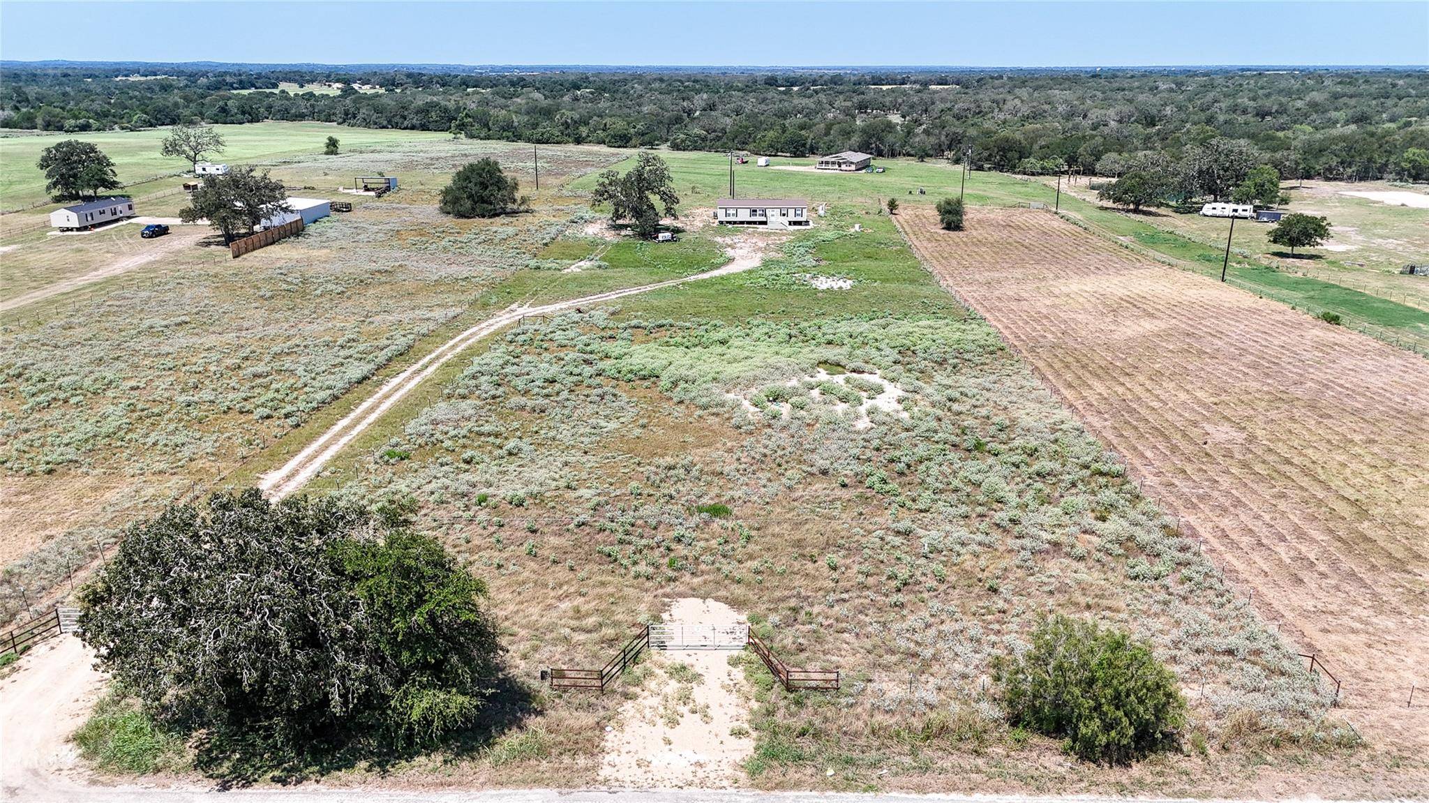 8200 Old Colony Line RD, Dale, TX 78616