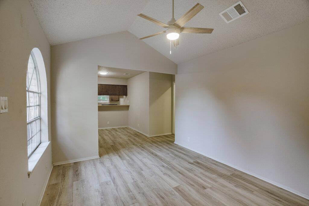 1206 Westcott DR #B, Round Rock, TX 78664