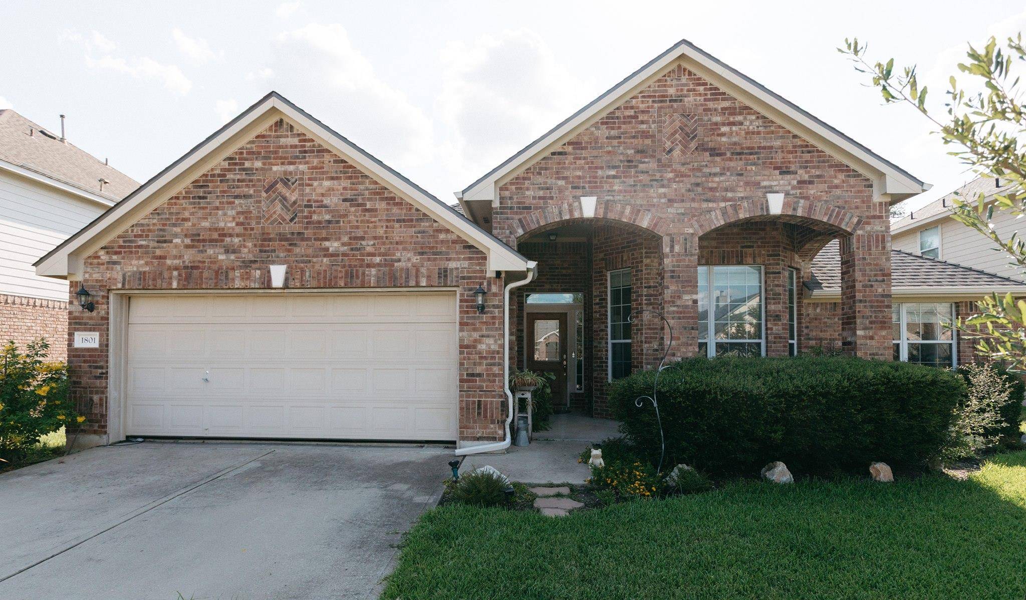 1801 Vintage DR, Leander, TX 78641