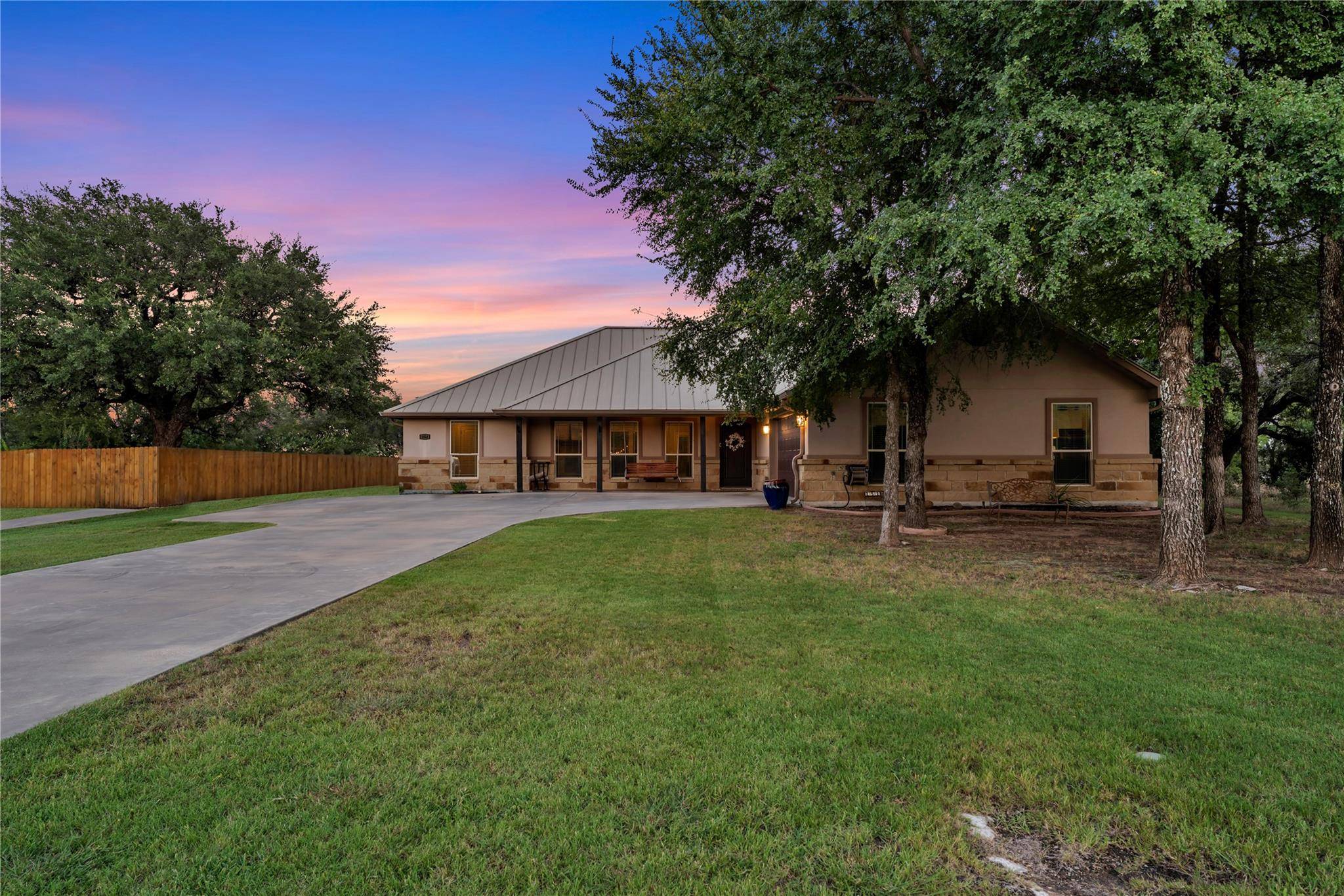 252 Sunday DR, Burnet, TX 78611