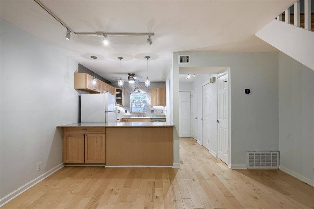 5330 Balcones DR #G, Austin, TX 78731