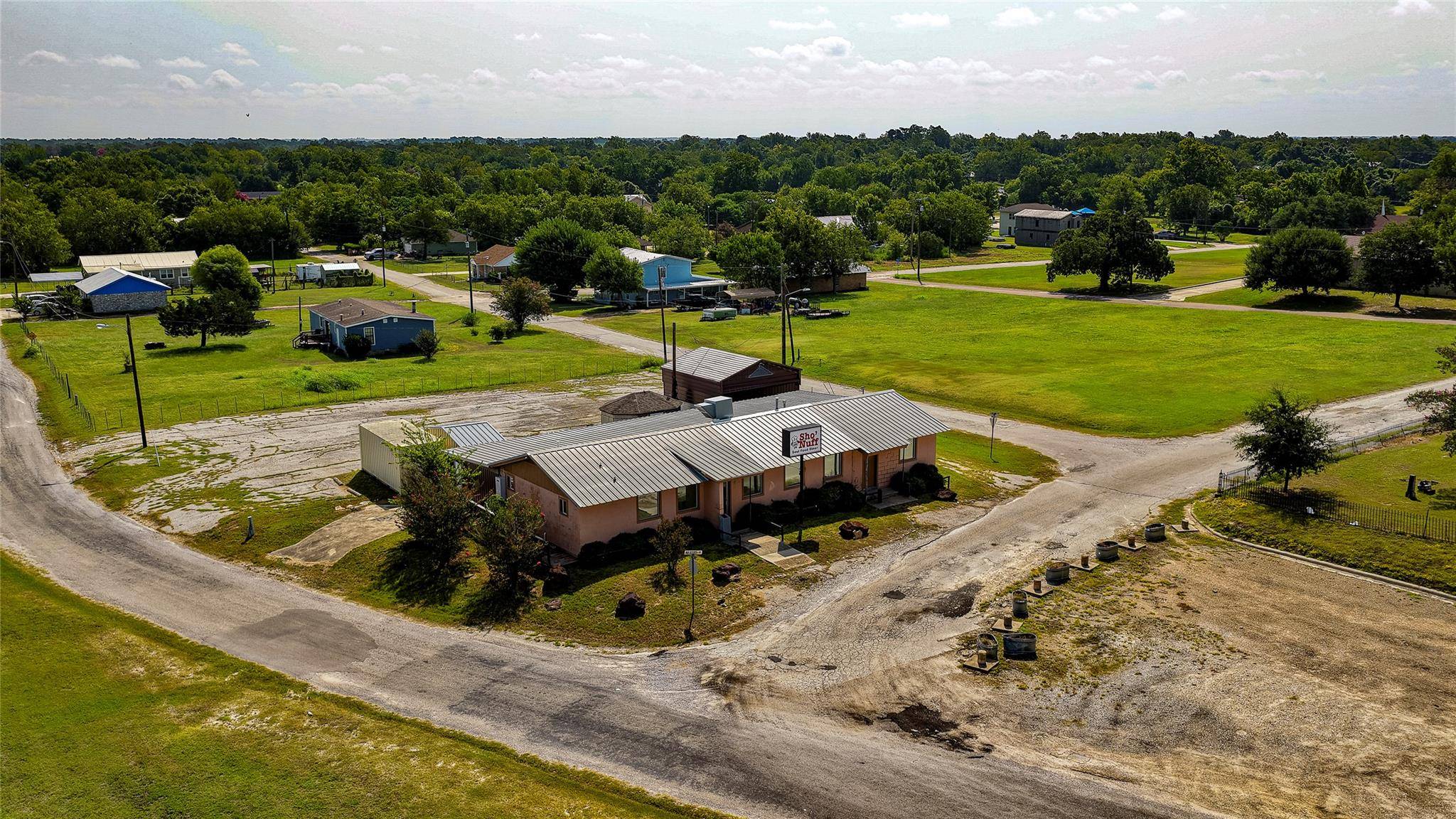 109 E 2nd ST, Rockdale, TX 76567