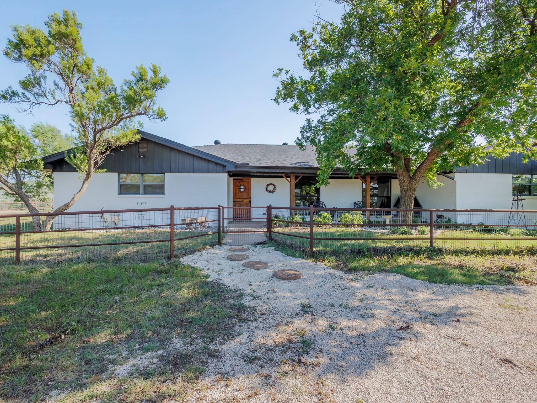 120 County Road 321, Abilene, TX 79606