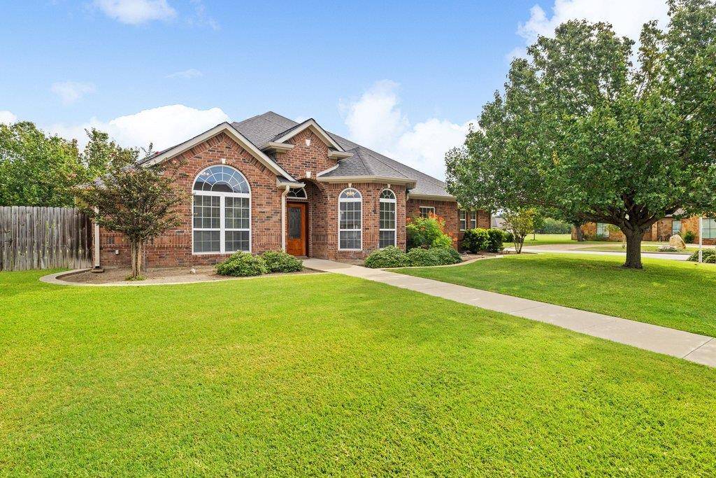 100 Davis CT, Thorndale, TX 76577
