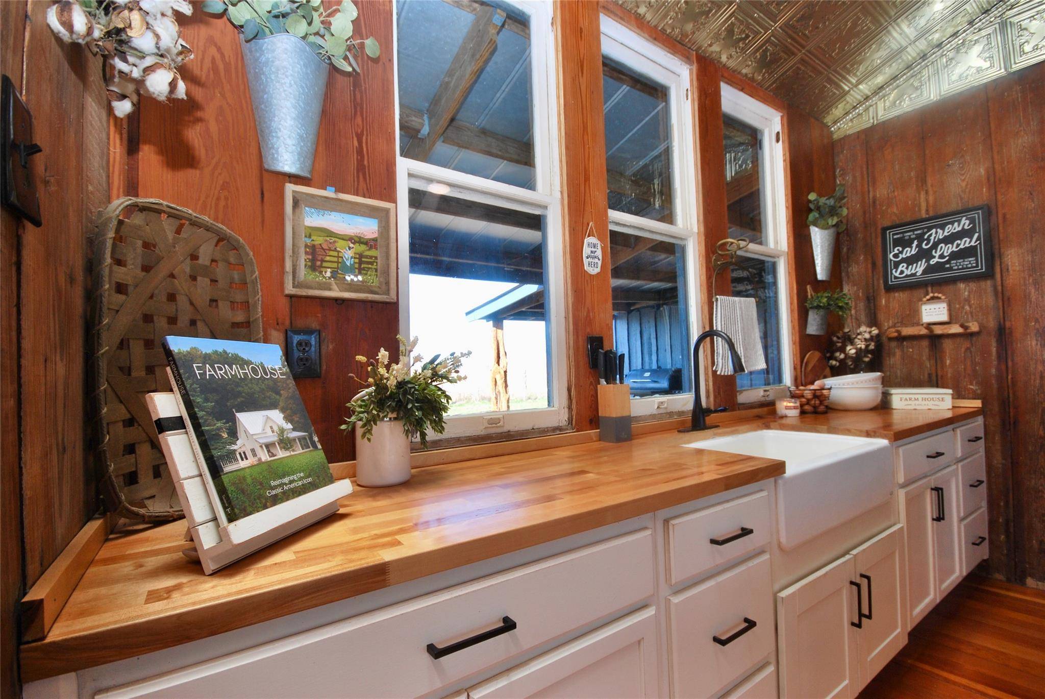 4228 County Road 256, Moulton, TX 77975