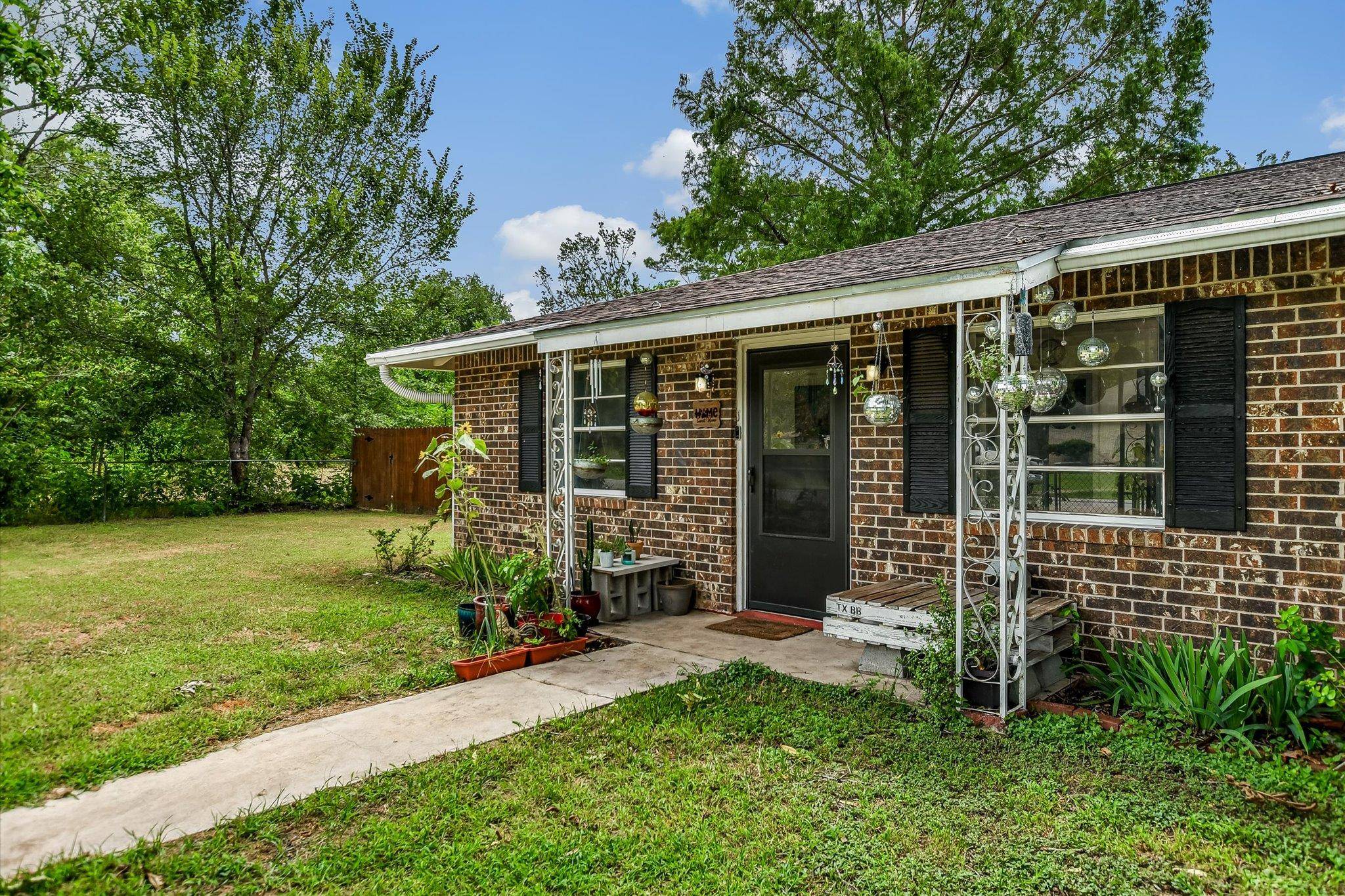 407 Hill ST, Smithville, TX 78957